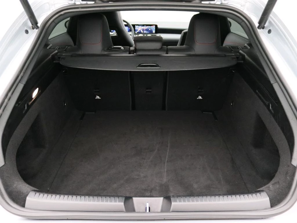 Mercedes-Benz-CLA-image-12