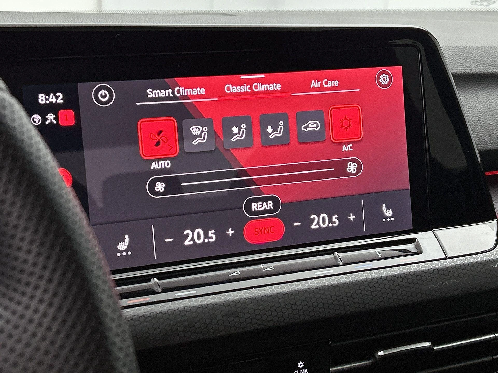 Volkswagen-Golf-image-31