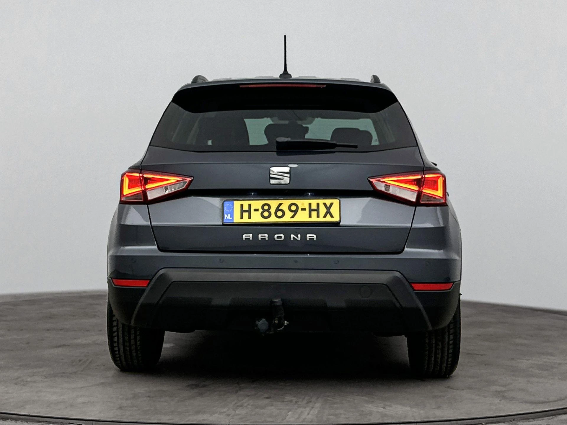 SEAT-Arona-image-2