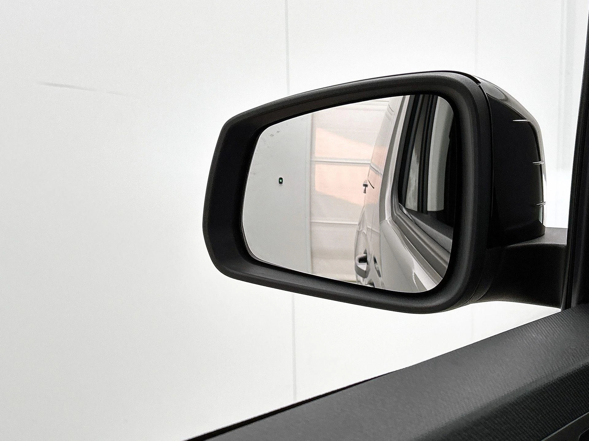 Volkswagen-Caddy-image-21