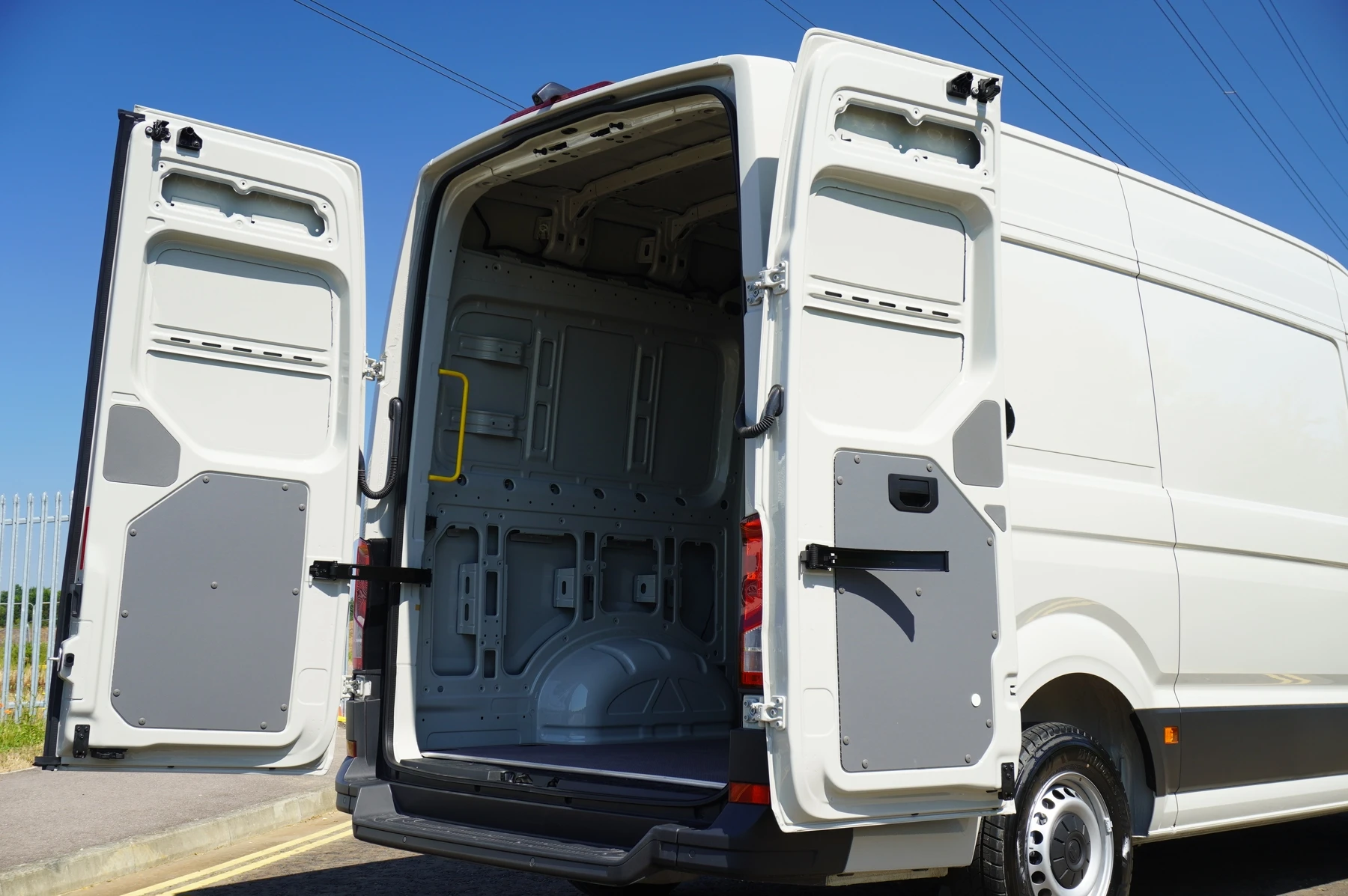 Volkswagen-Crafter-image-13