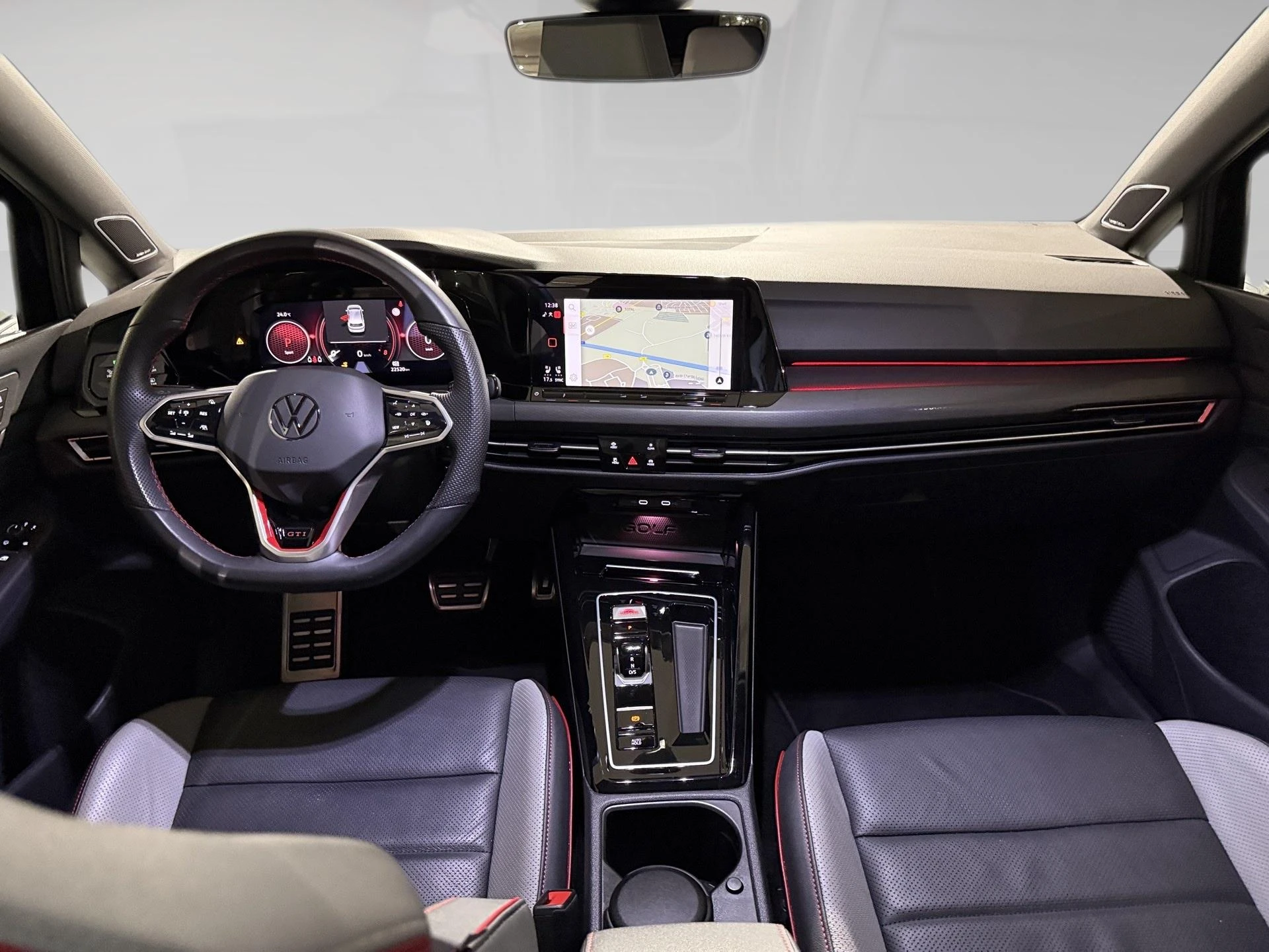 Volkswagen-Golf-image-4