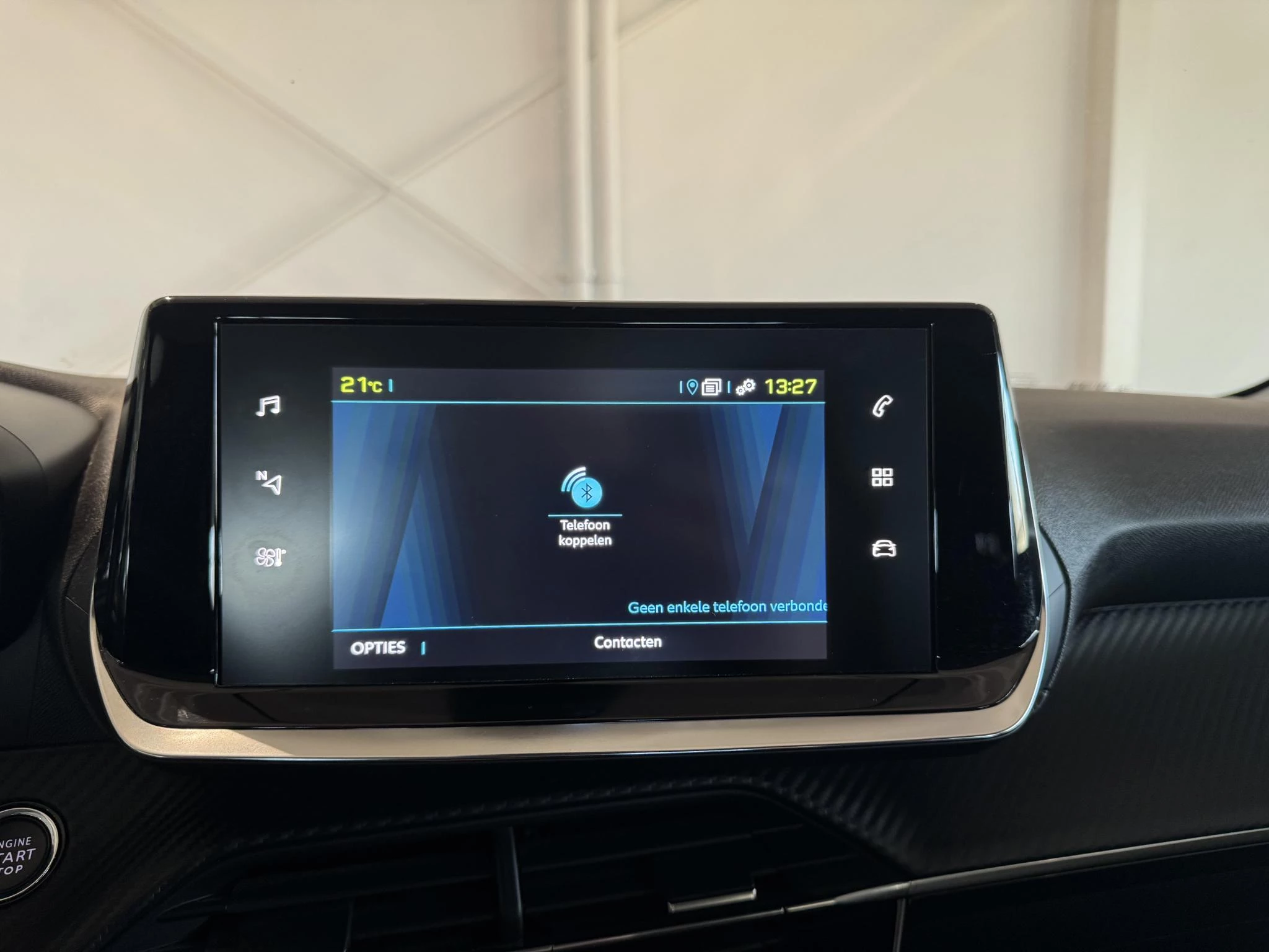 Peugeot-e-208-image-23