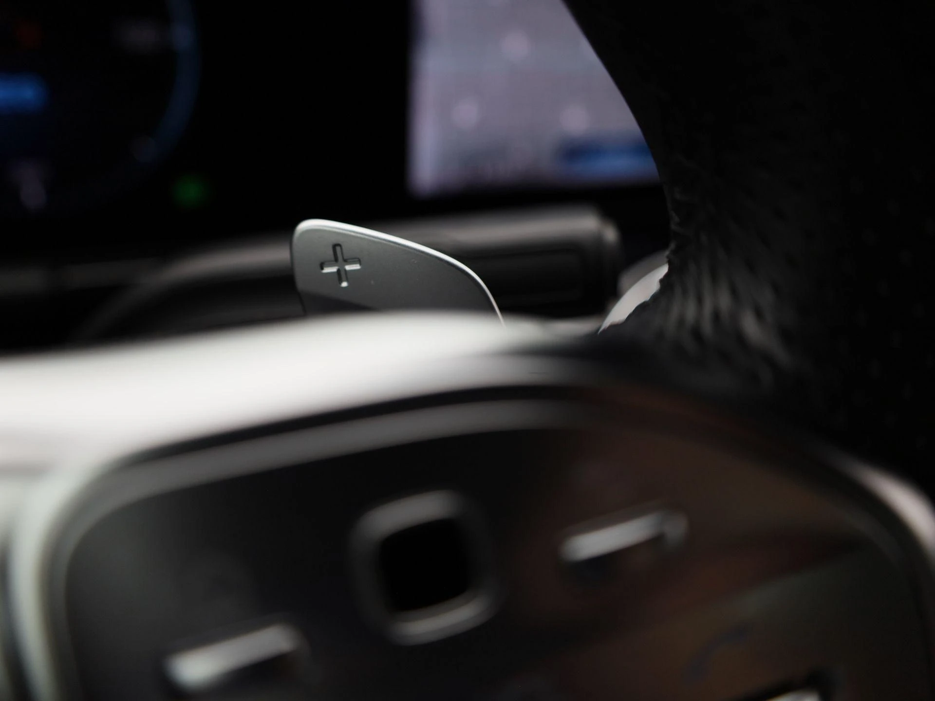 Mercedes-Benz-EQA-image-21