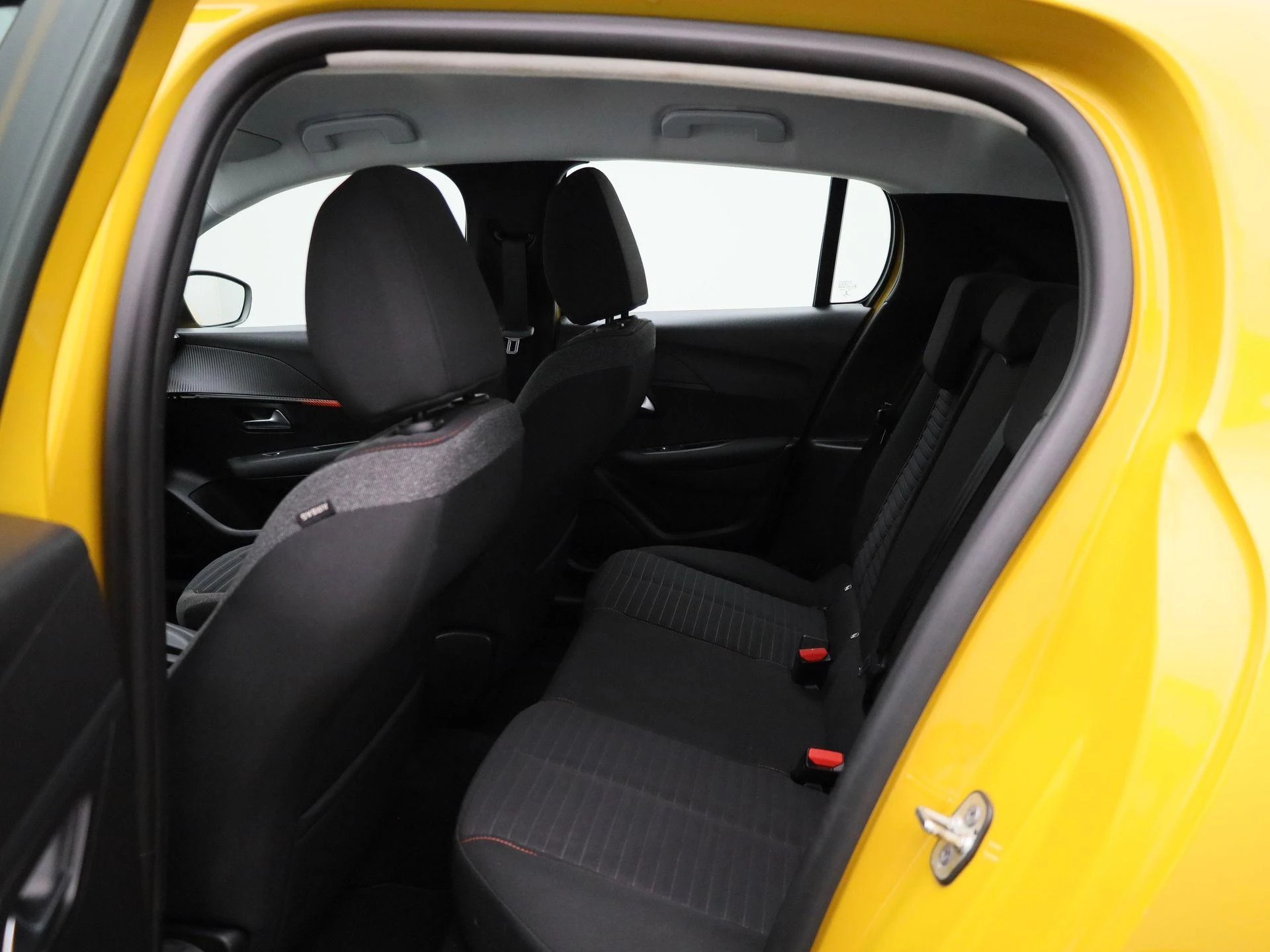 Peugeot-208-image-9