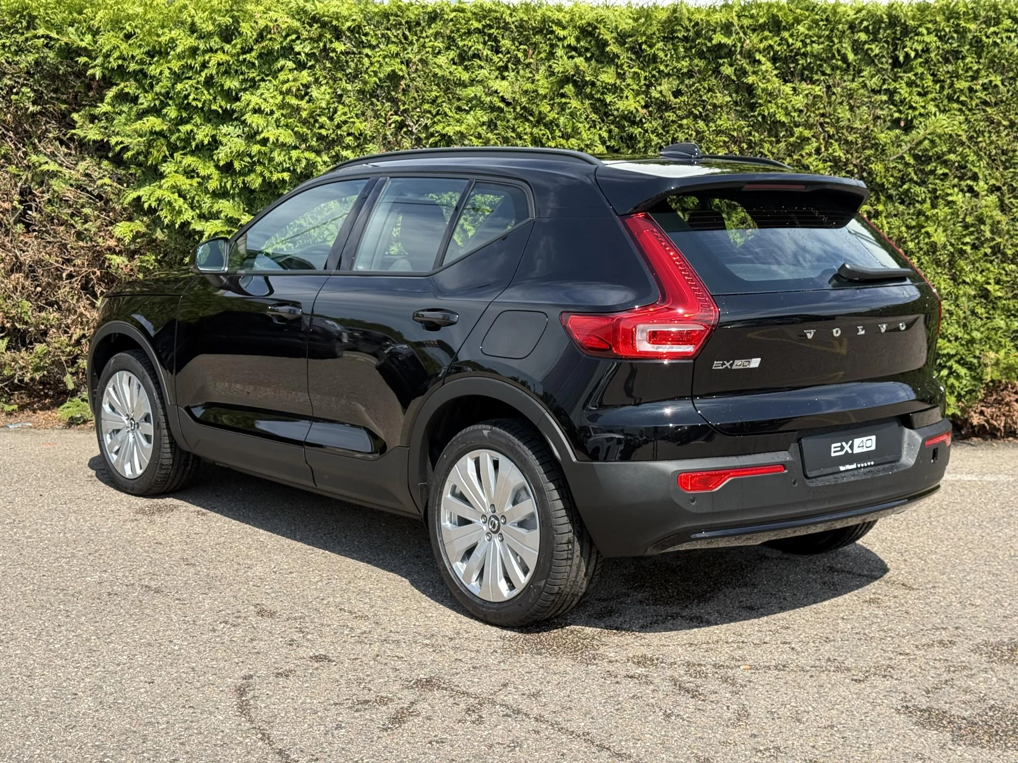 Volvo-EX40-image-4