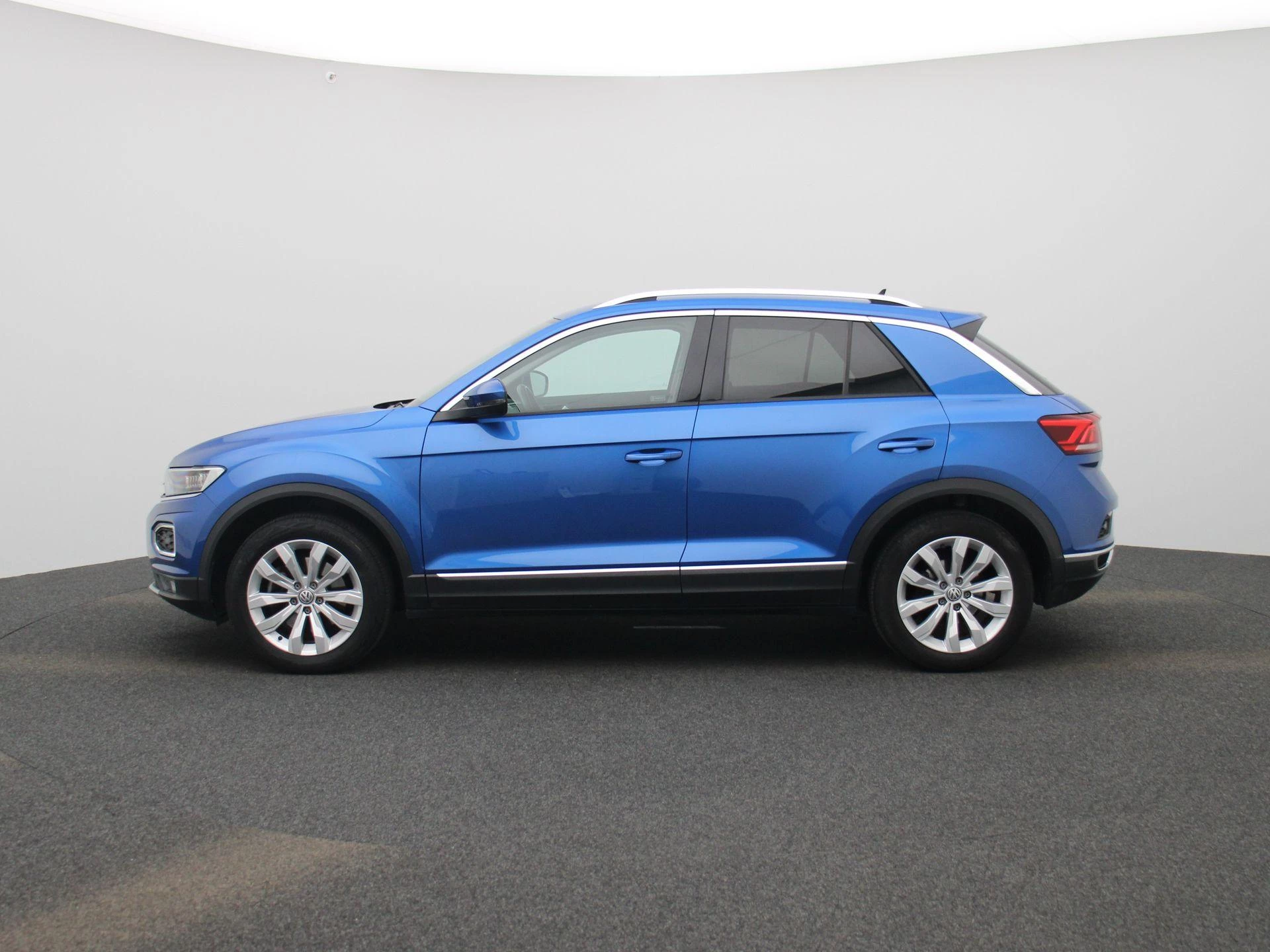 Volkswagen-T-Roc-image-3