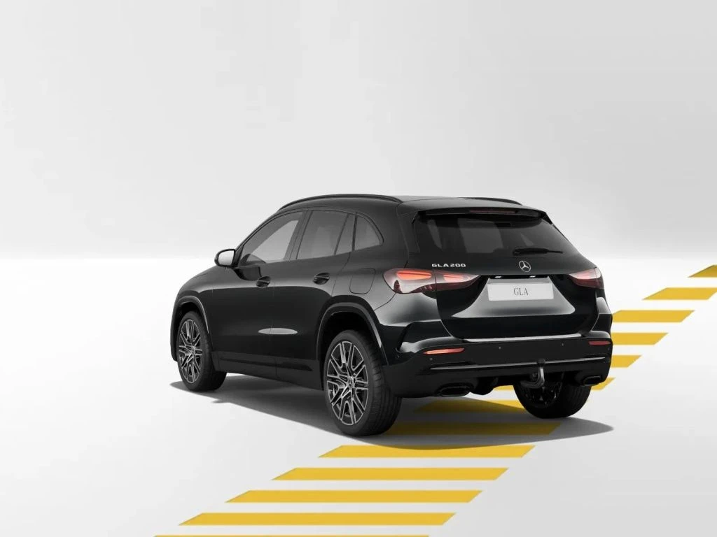 Mercedes-Benz-GLA 200-image-4