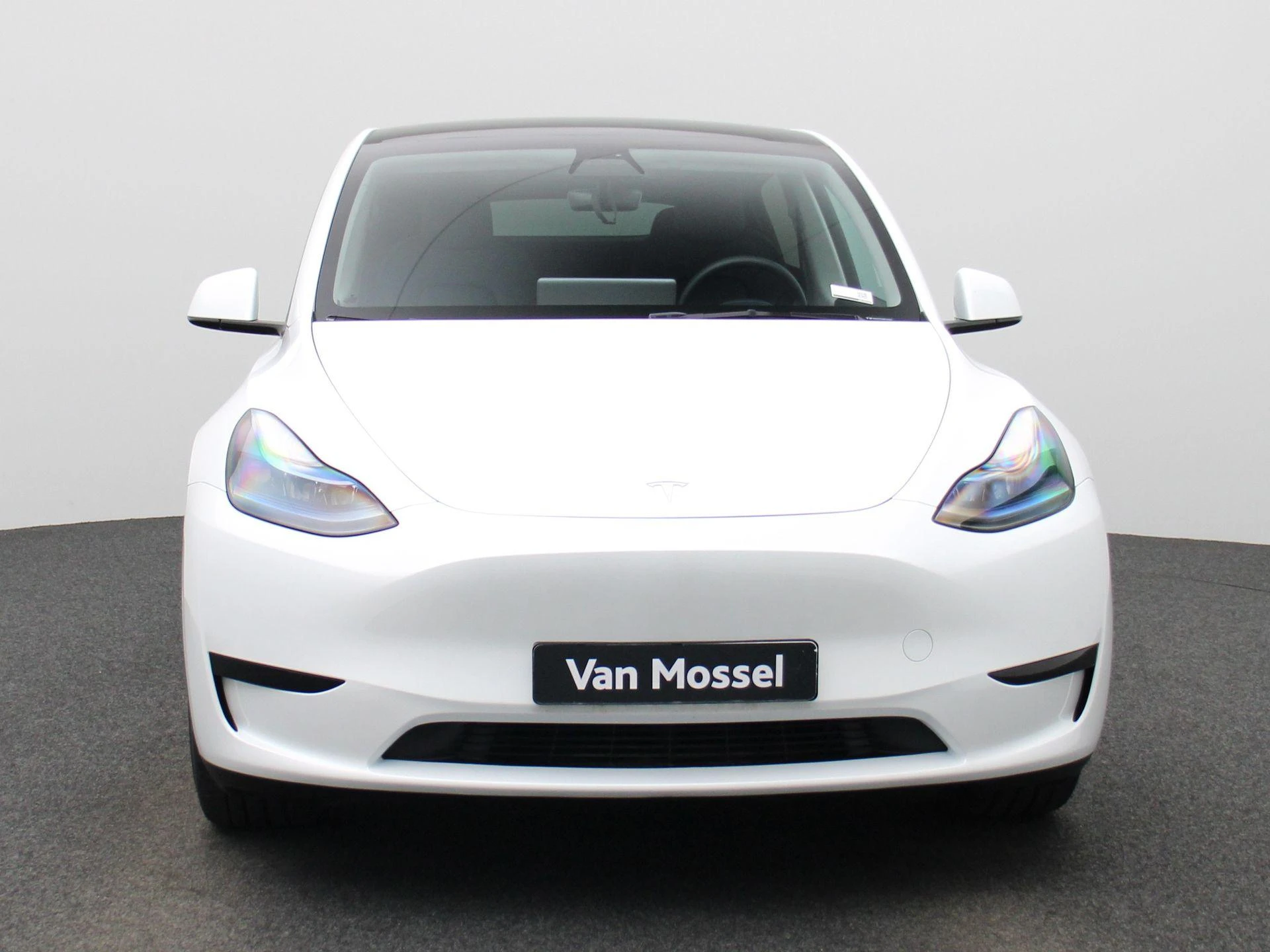 Tesla-Model Y-image-2
