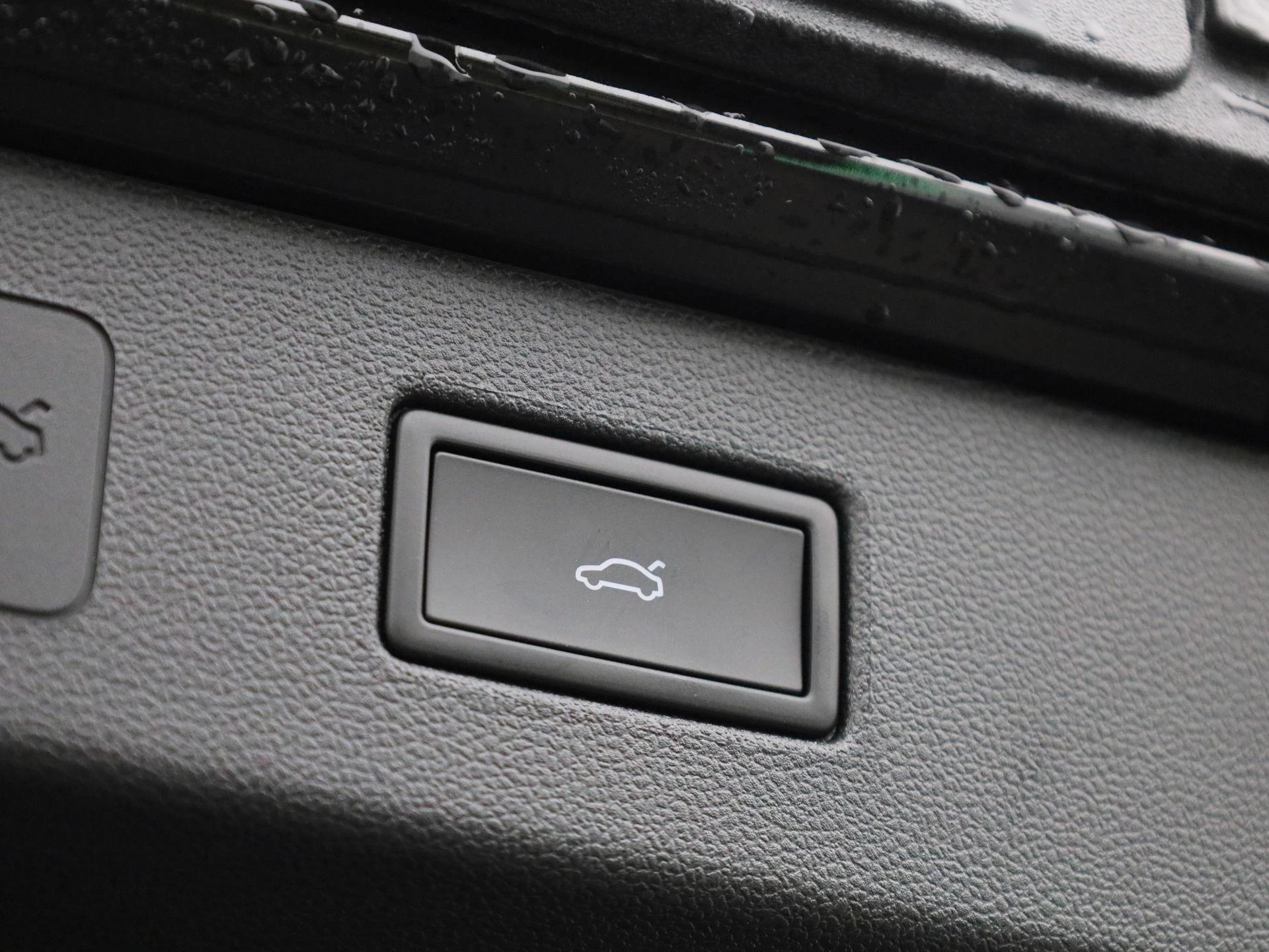 Volkswagen-T-Roc-image-14