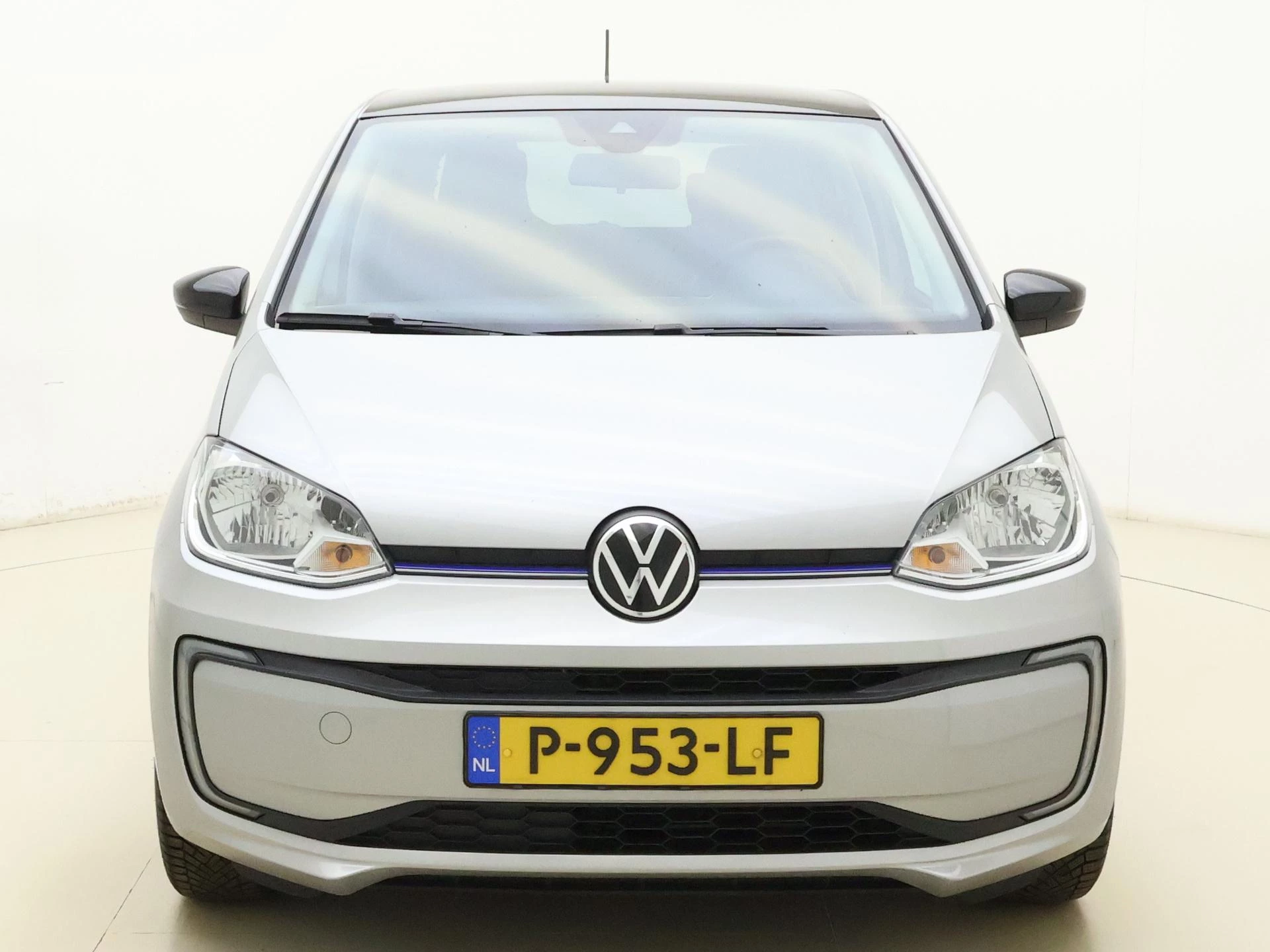 Volkswagen-e-up!-image-8