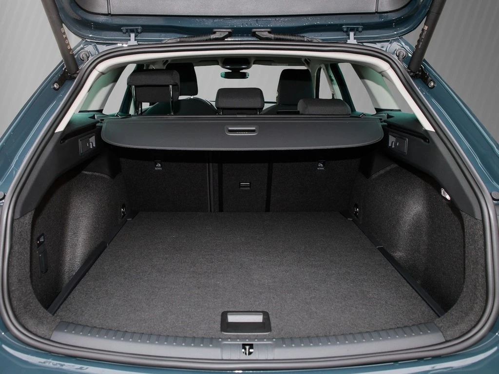 SEAT Leon Sportstourer RE 1.5eTSI 7-Gang-DSG SAL