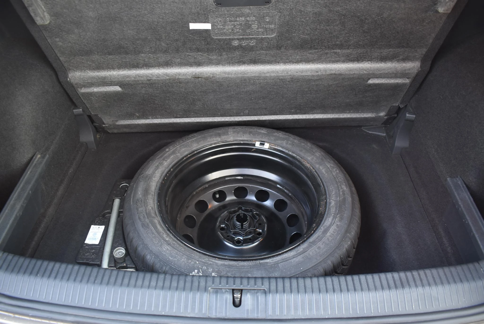 Volkswagen-Golf Sportsvan-image-12