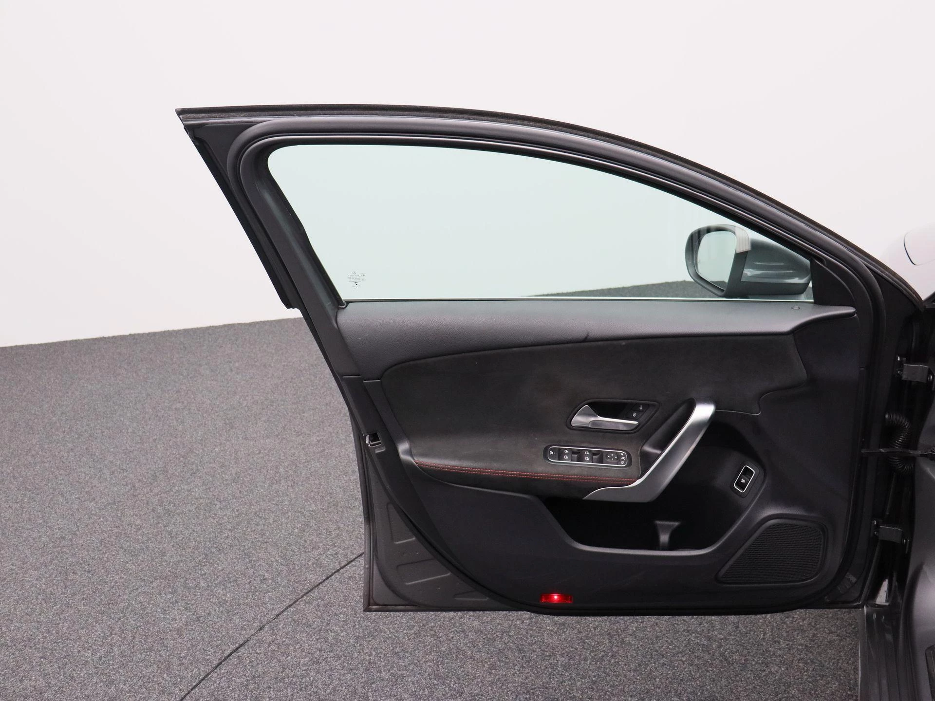 Mercedes-Benz Classe A 180 sedan + AMG LINE + CAMERA + LED +