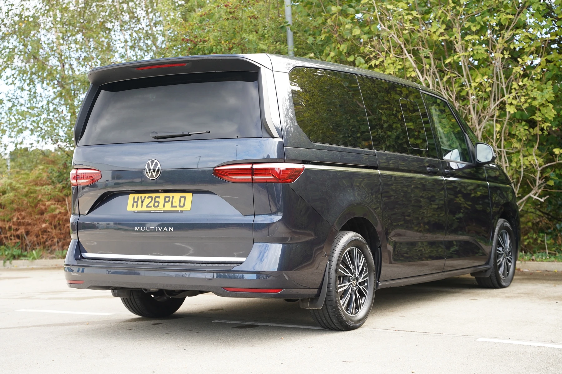Volkswagen-Multivan-image-13