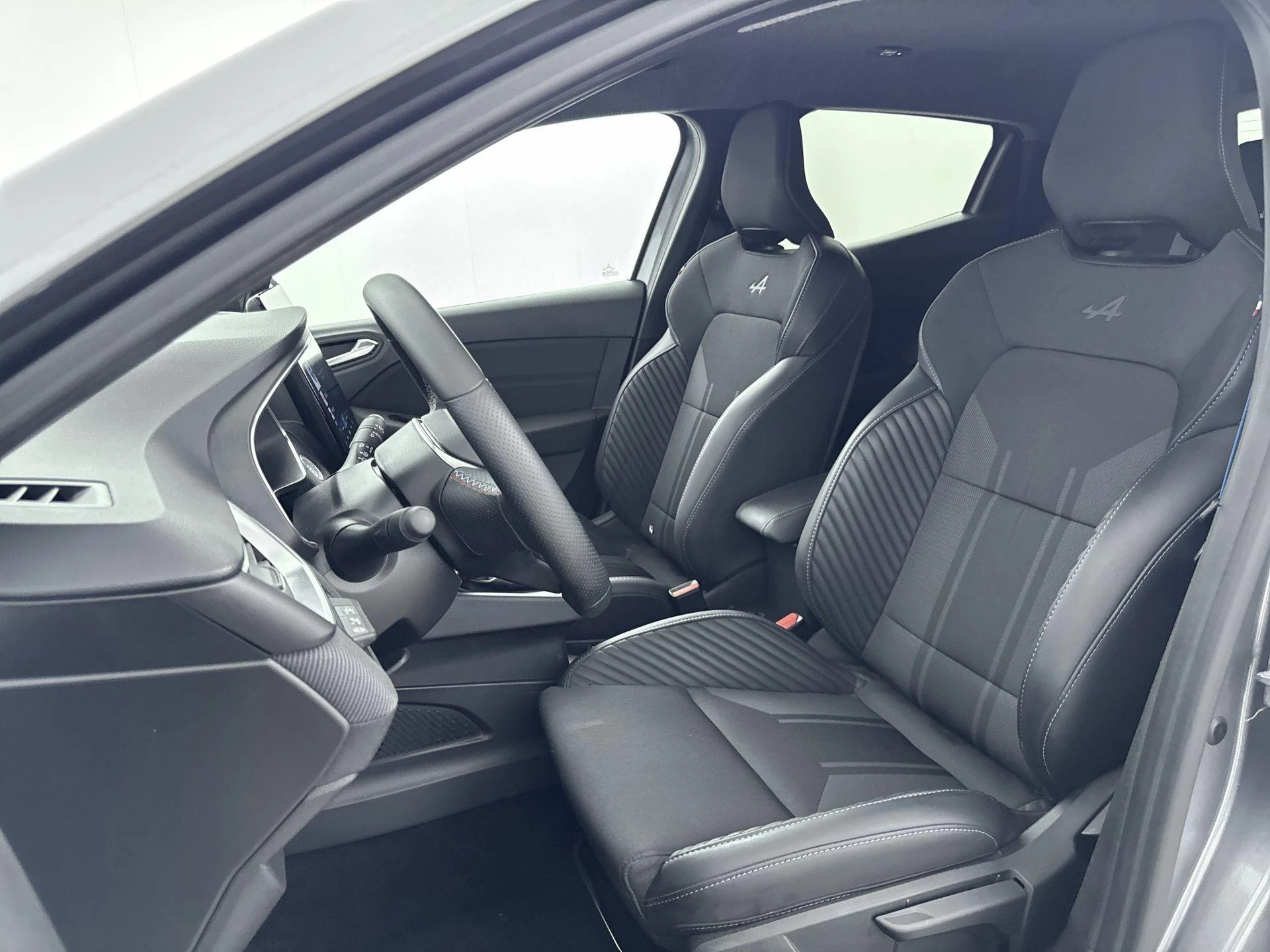 Renault-Clio-image-16