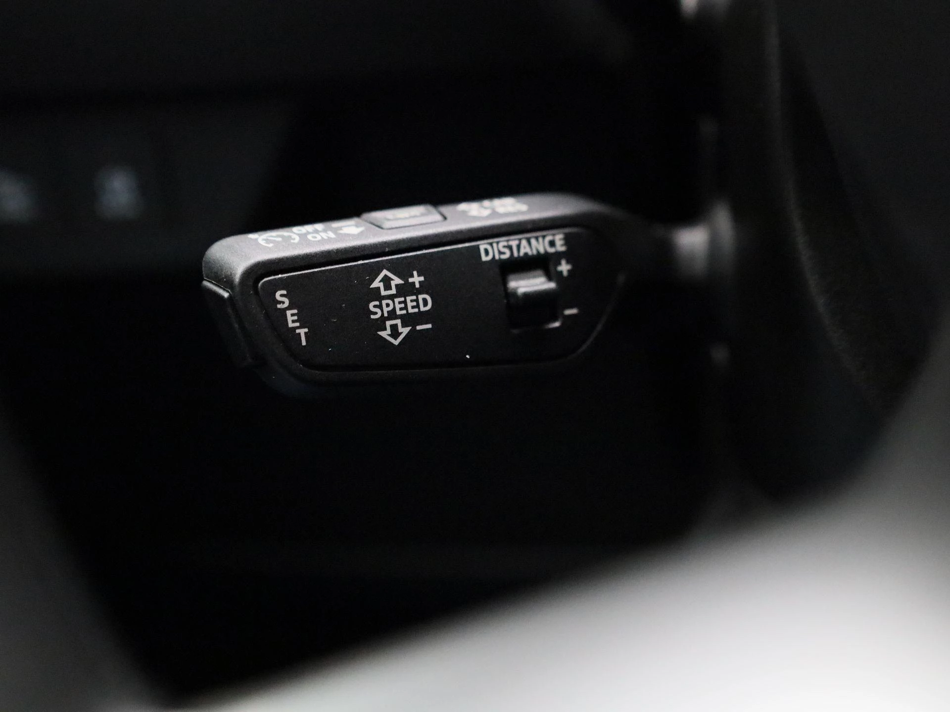 Audi-Q4 e-tron-image-23