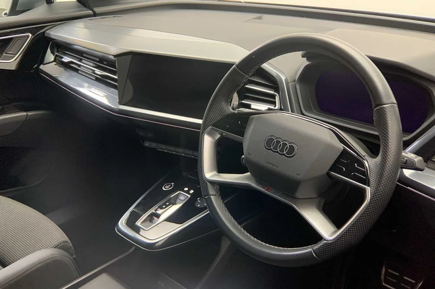 Audi-Q4 e-tron-image-5