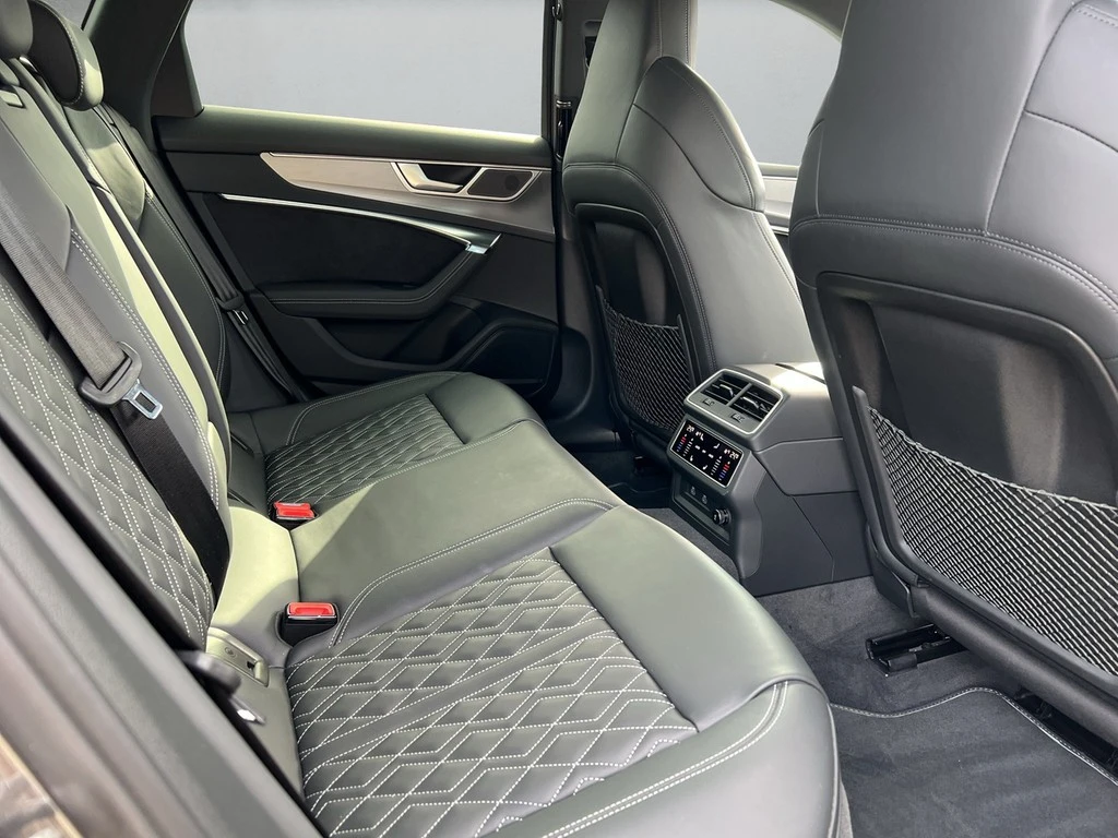 Audi-S6-image-11