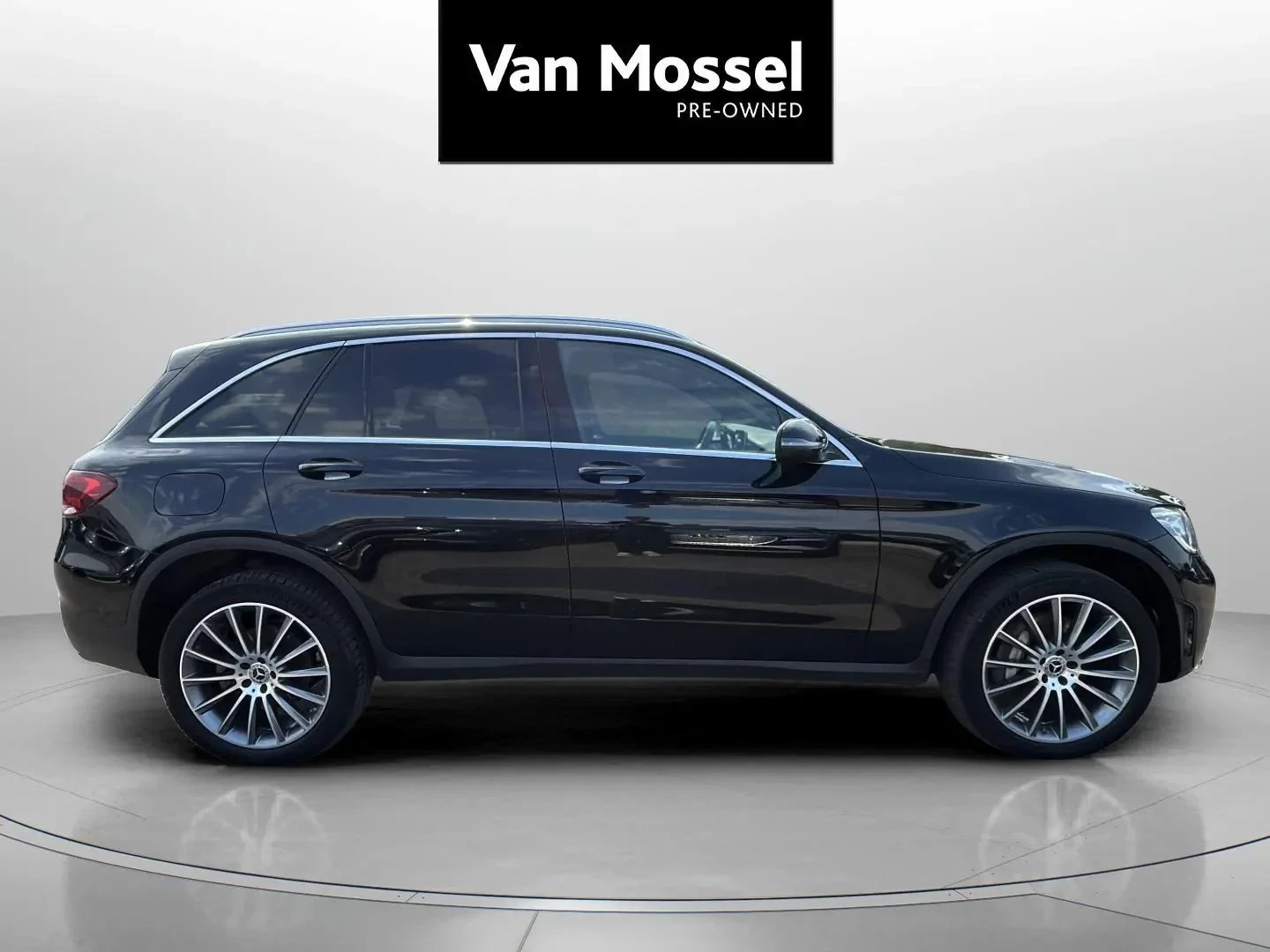 Mercedes-Benz-GLC-image-3