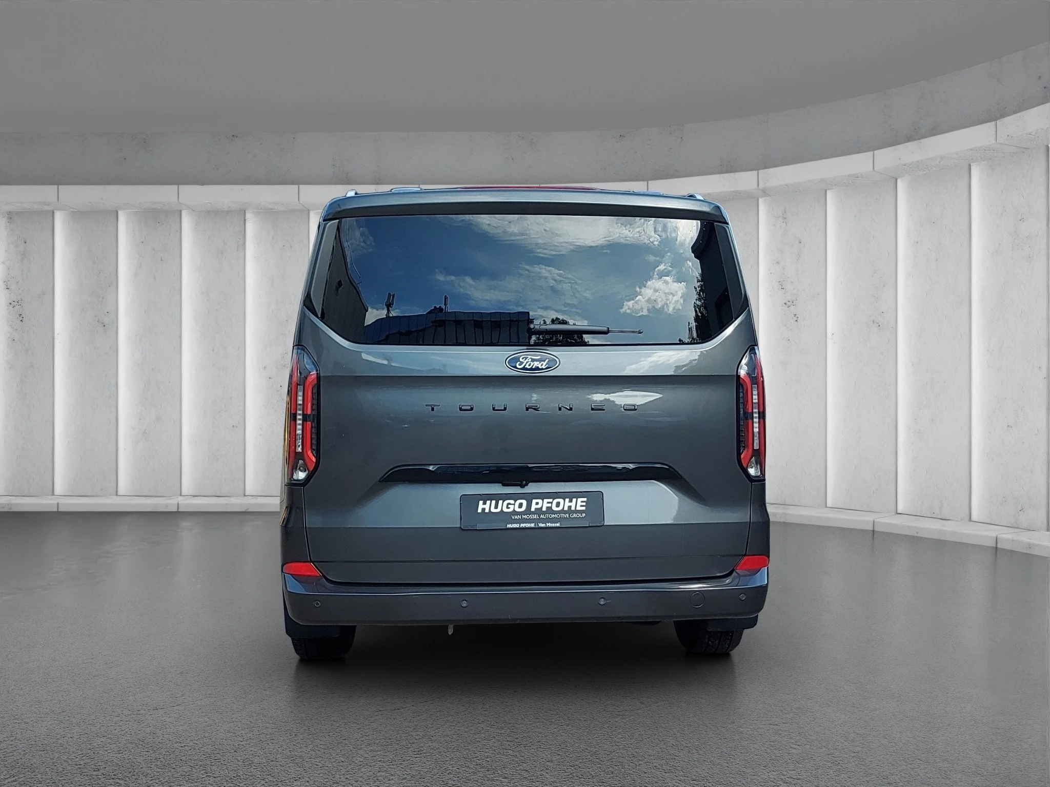 Ford-Tourneo Custom-image-3