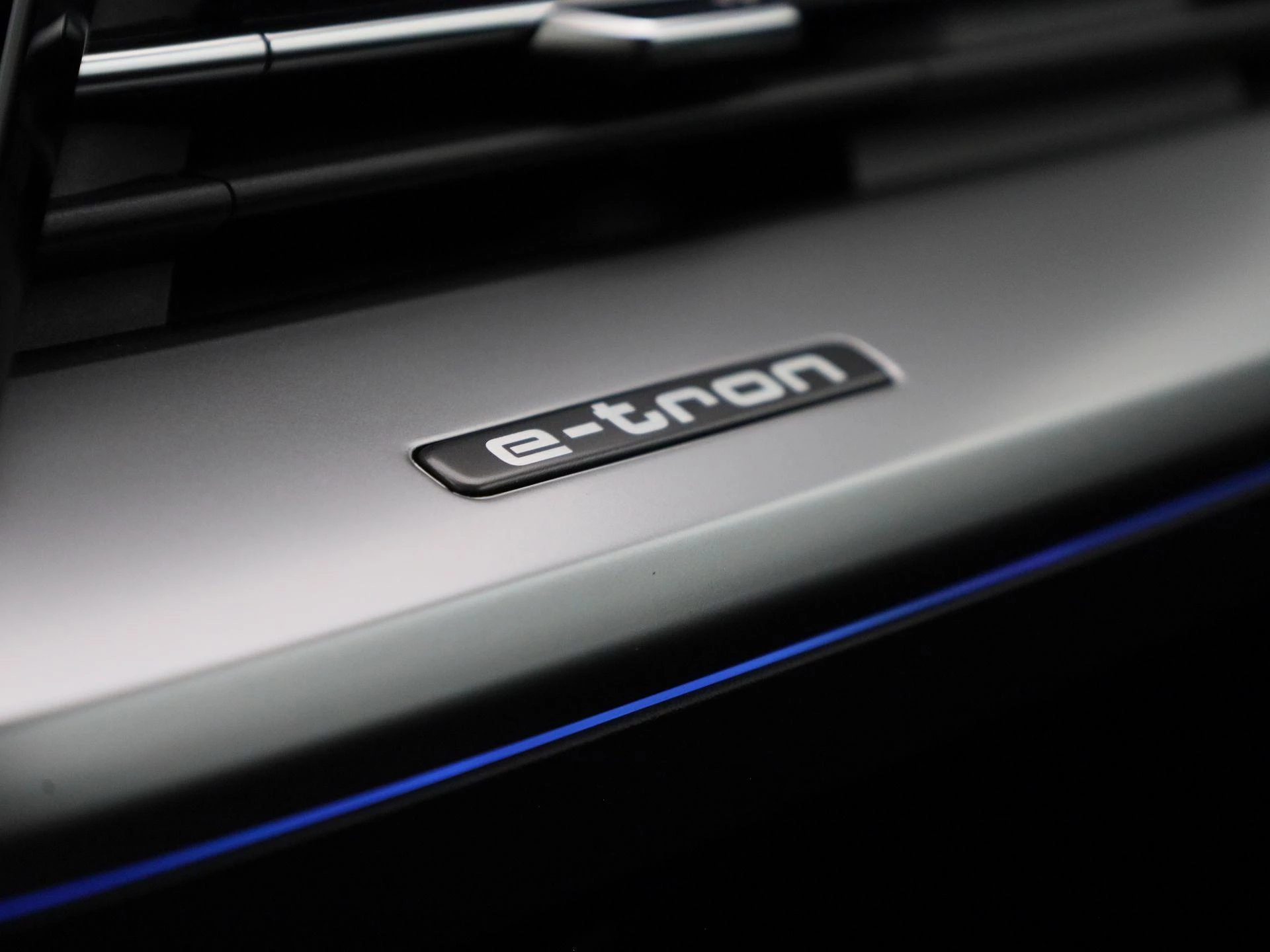Audi-Q4 e-tron-image-27