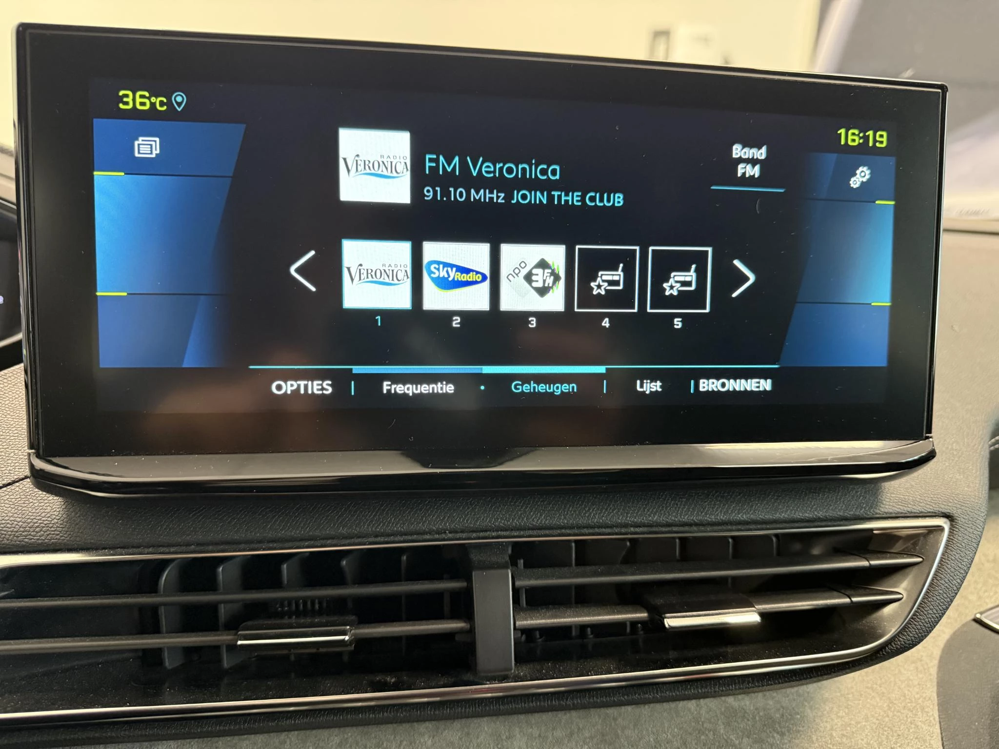 Peugeot 3008 1.6 HYbrid 225 GT