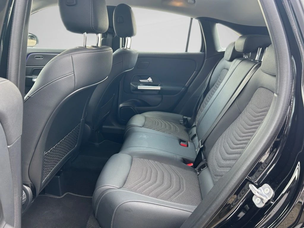 Mercedes-Benz-GLA 250 e-image-9