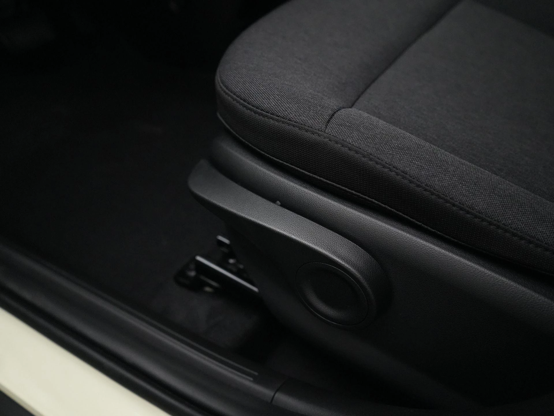 Hyundai-Inster-image-31