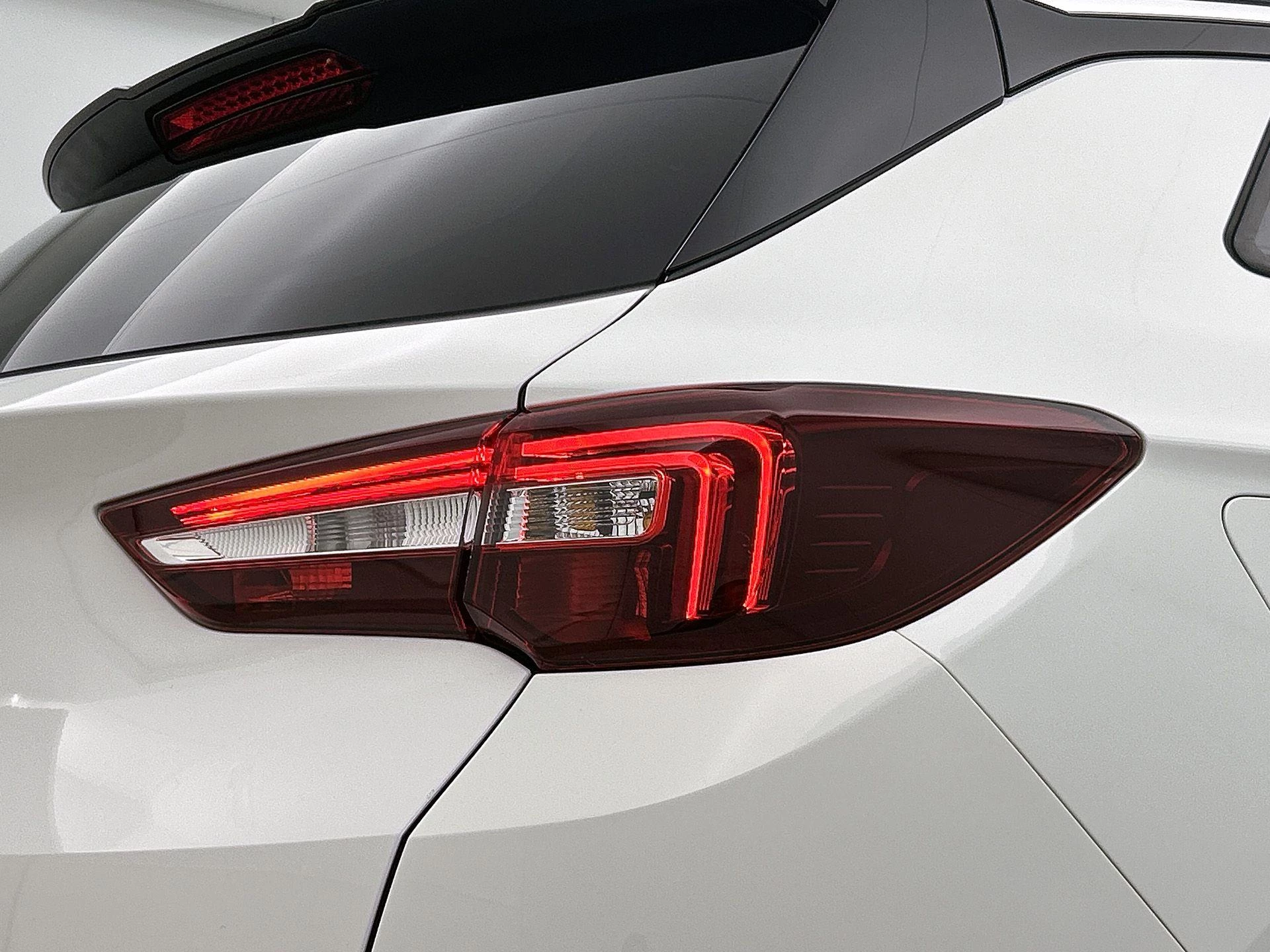 Opel Grandland X 1.6 Turbo Hybrid Elegance