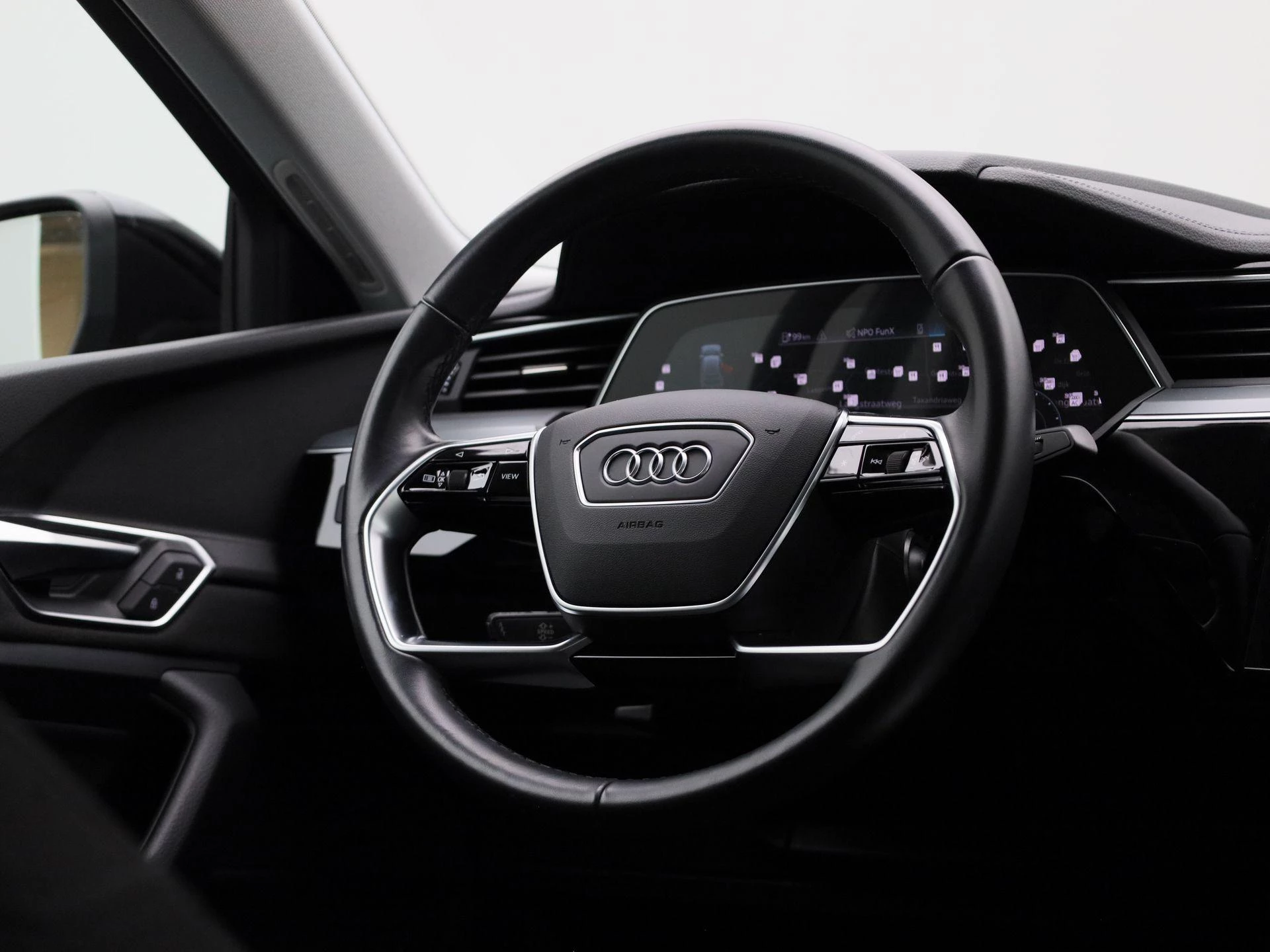 Audi-e-tron-image-14
