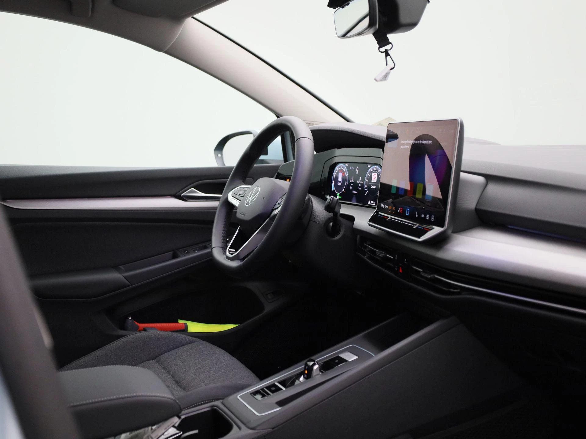 Volkswagen-Golf-image-32