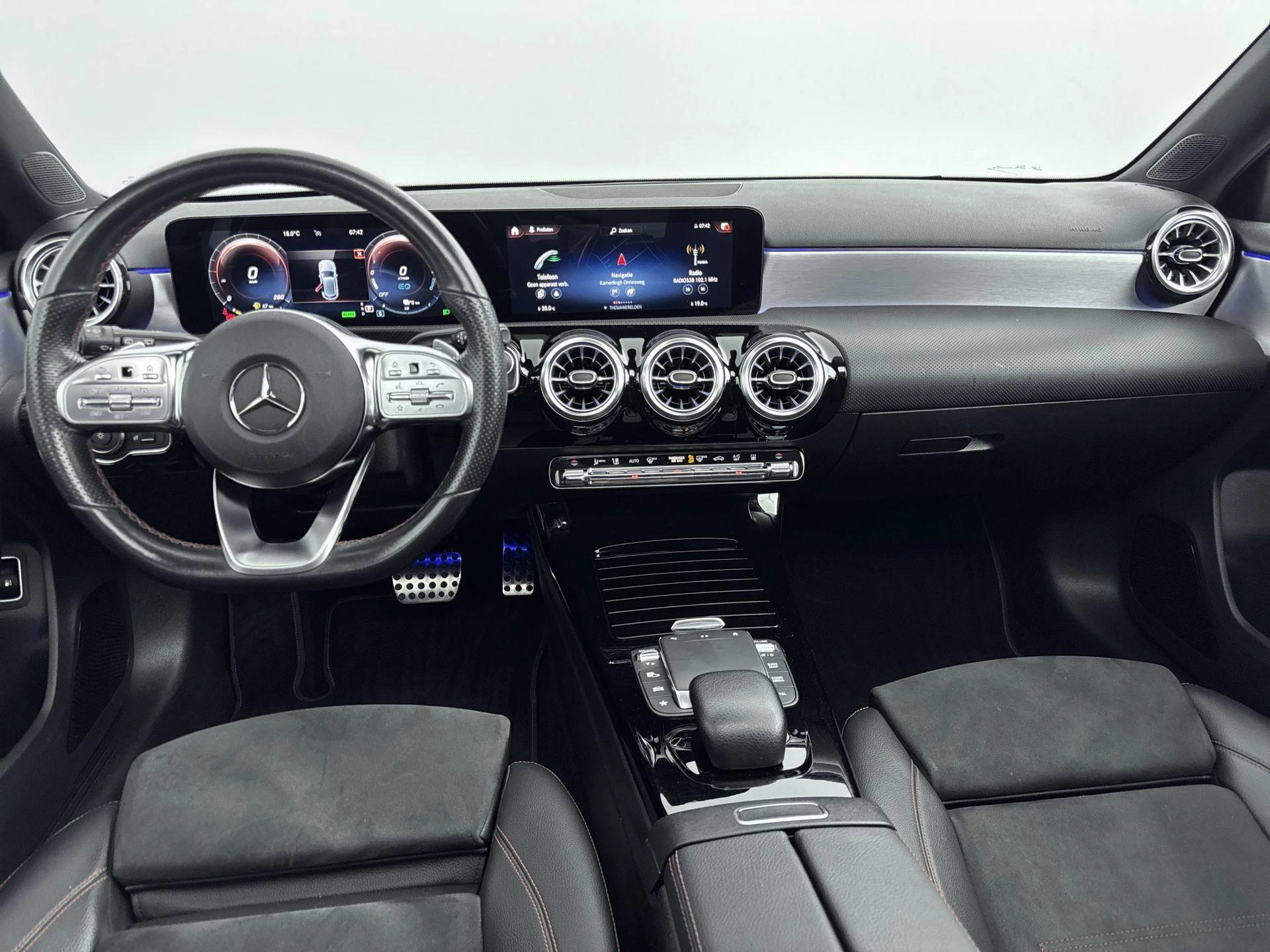 Mercedes-Benz-A-Klasse-image-15