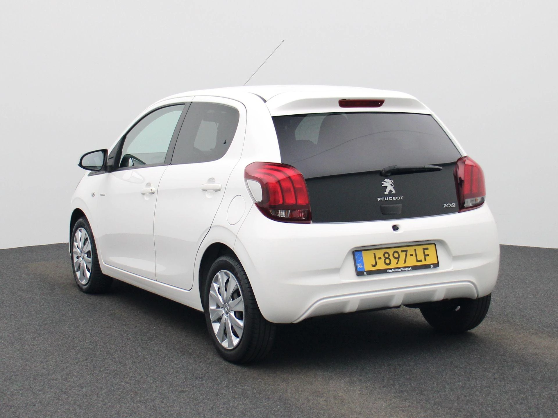 Peugeot-108-image-1