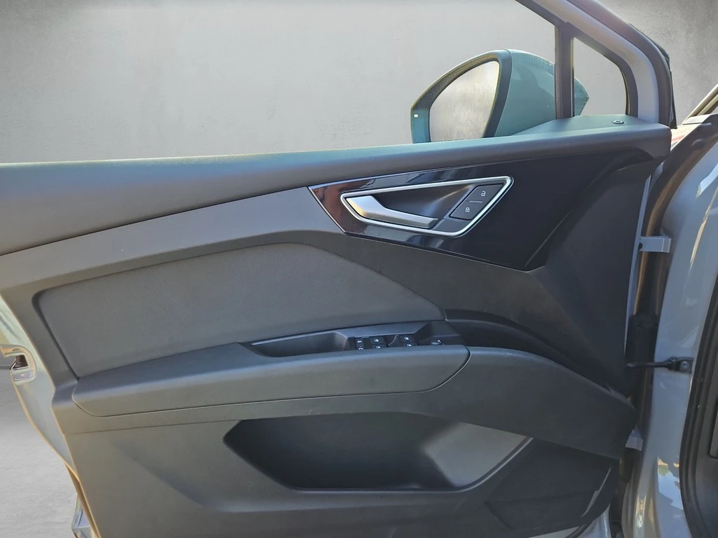 Audi-Q4 e-tron-image-6
