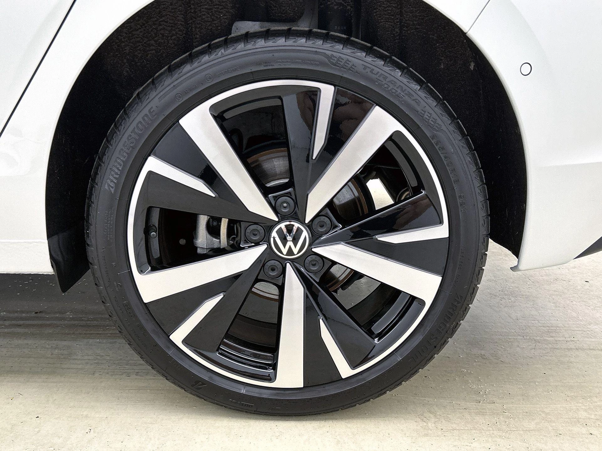Volkswagen-Golf-image-38