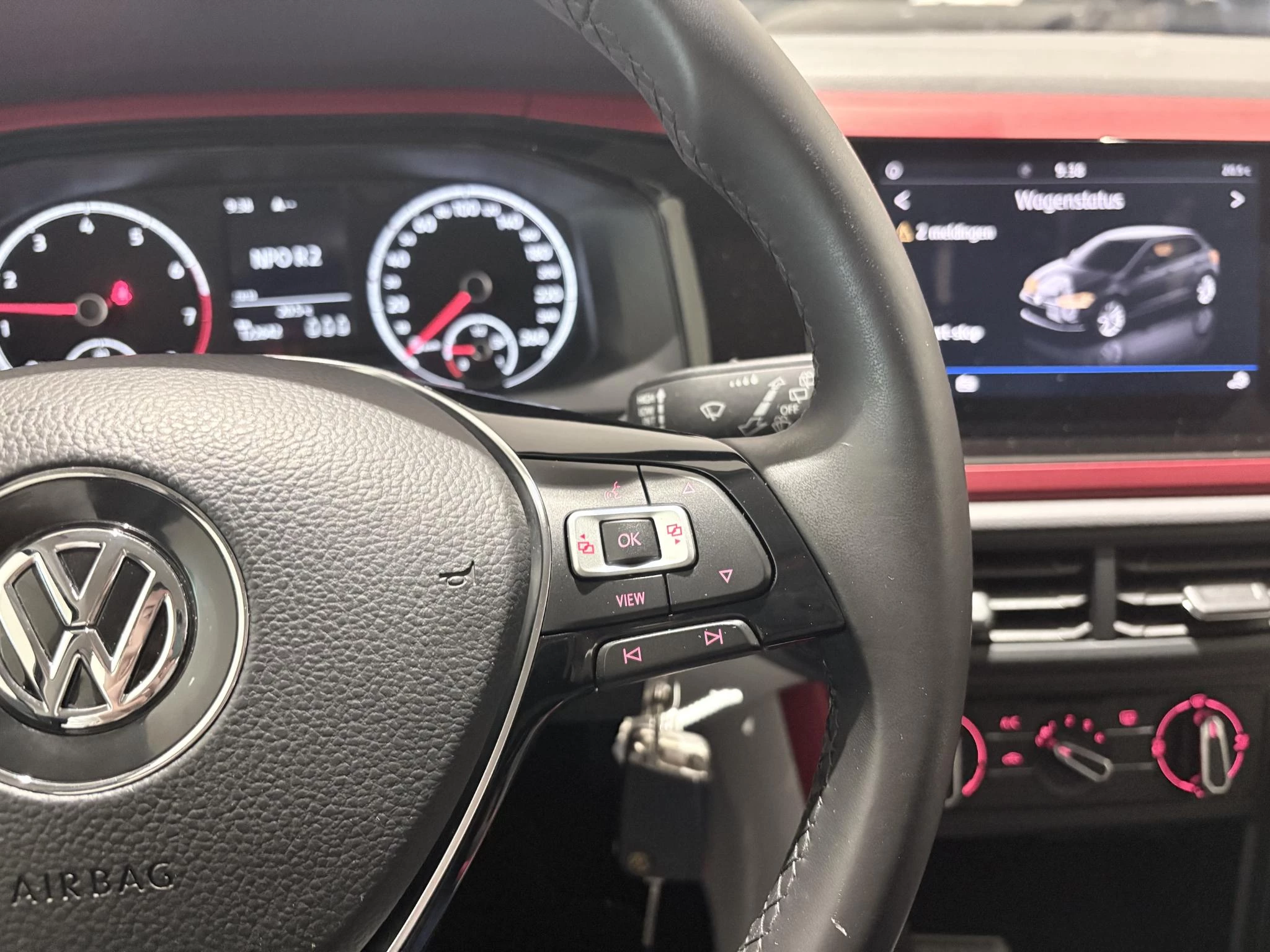 Volkswagen-Polo-image-16