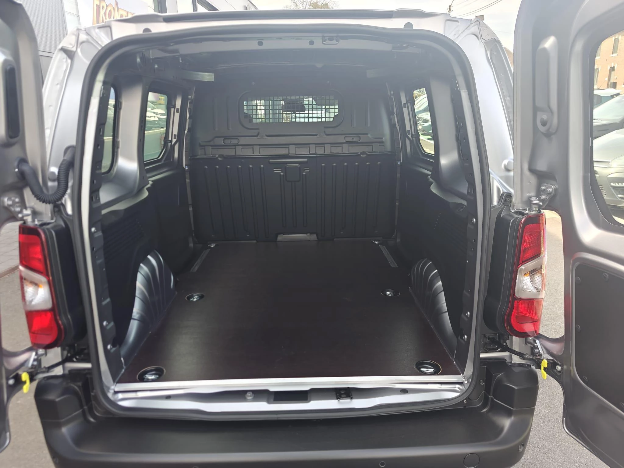 Peugeot Partner 1.5 BlueHDi 96kW L2 Allure