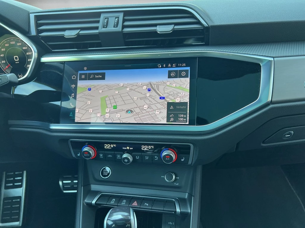 Audi Q3 S line 35 TFSI S tronic *Standhzg*Pano*AHK*