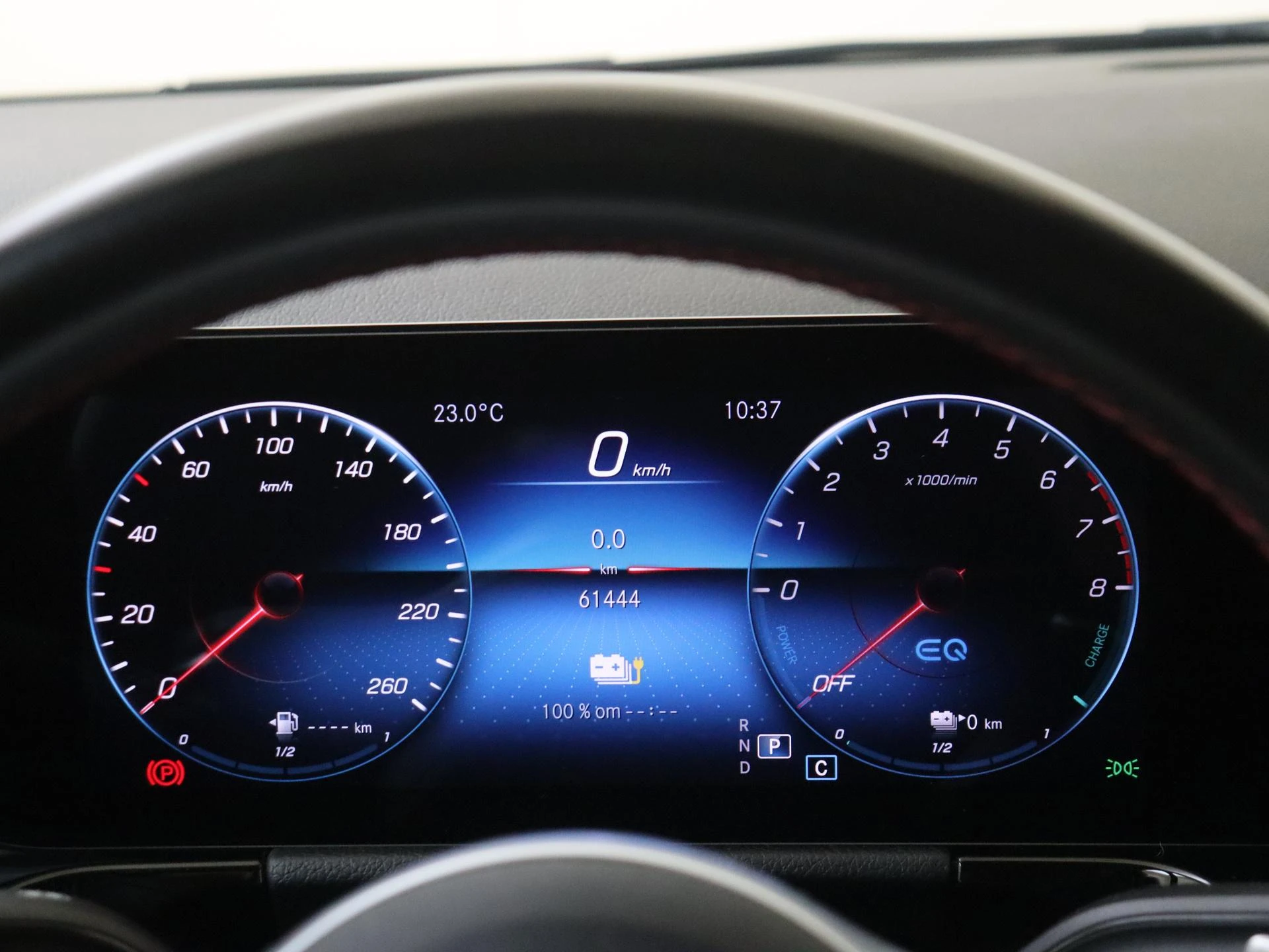 Mercedes-Benz-GLA-image-10
