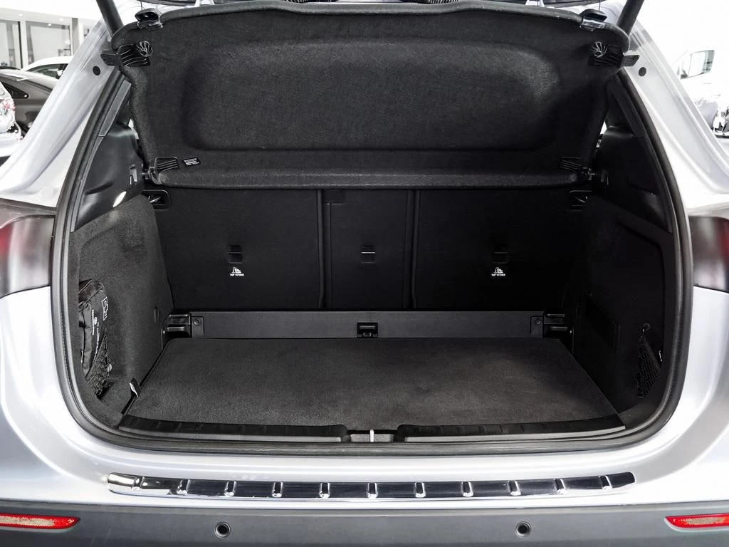Mercedes-Benz-GLA 200 d-image-14
