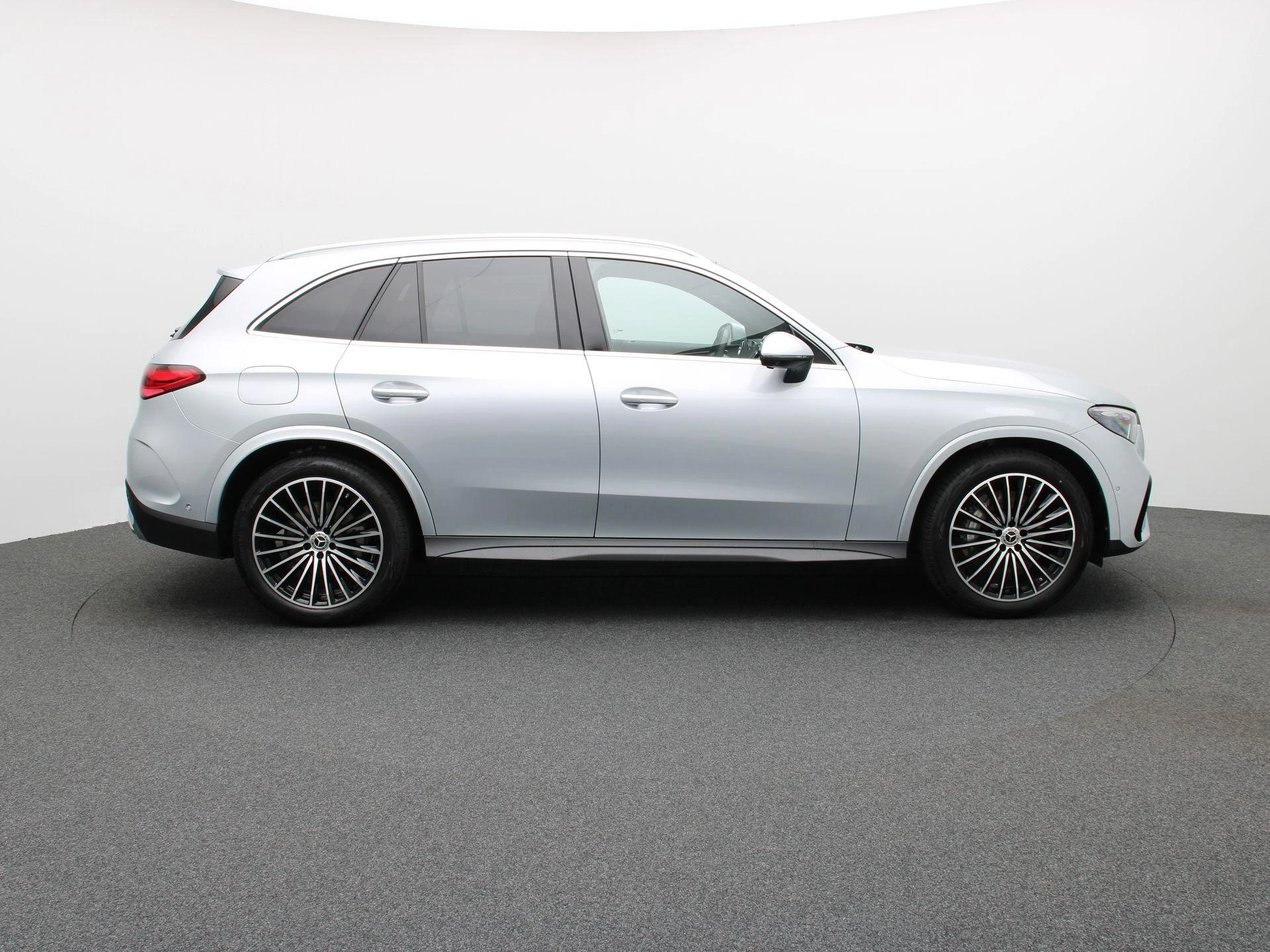 Mercedes-Benz-GLC-image-5