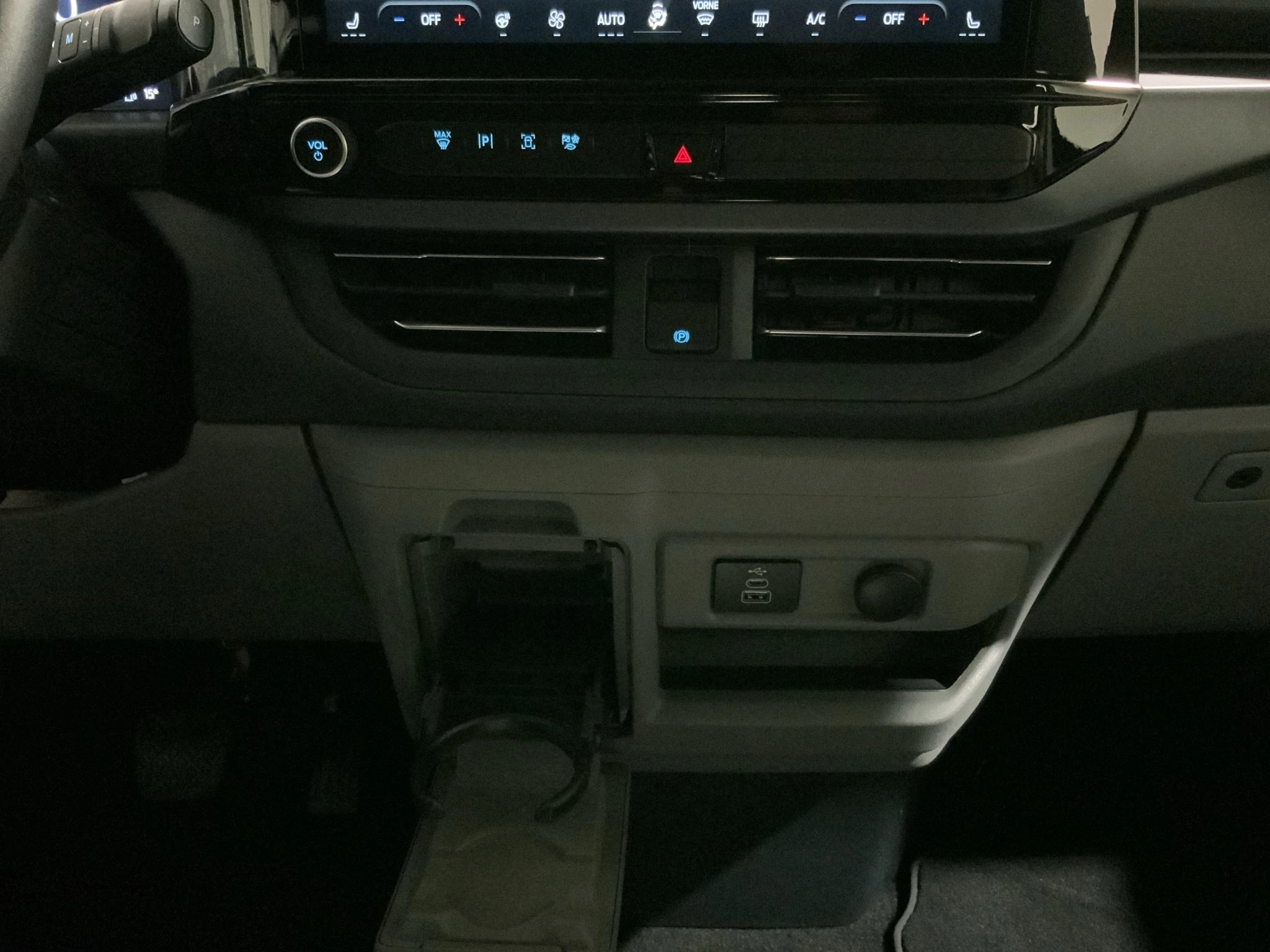 Ford-Tourneo Custom-image-13