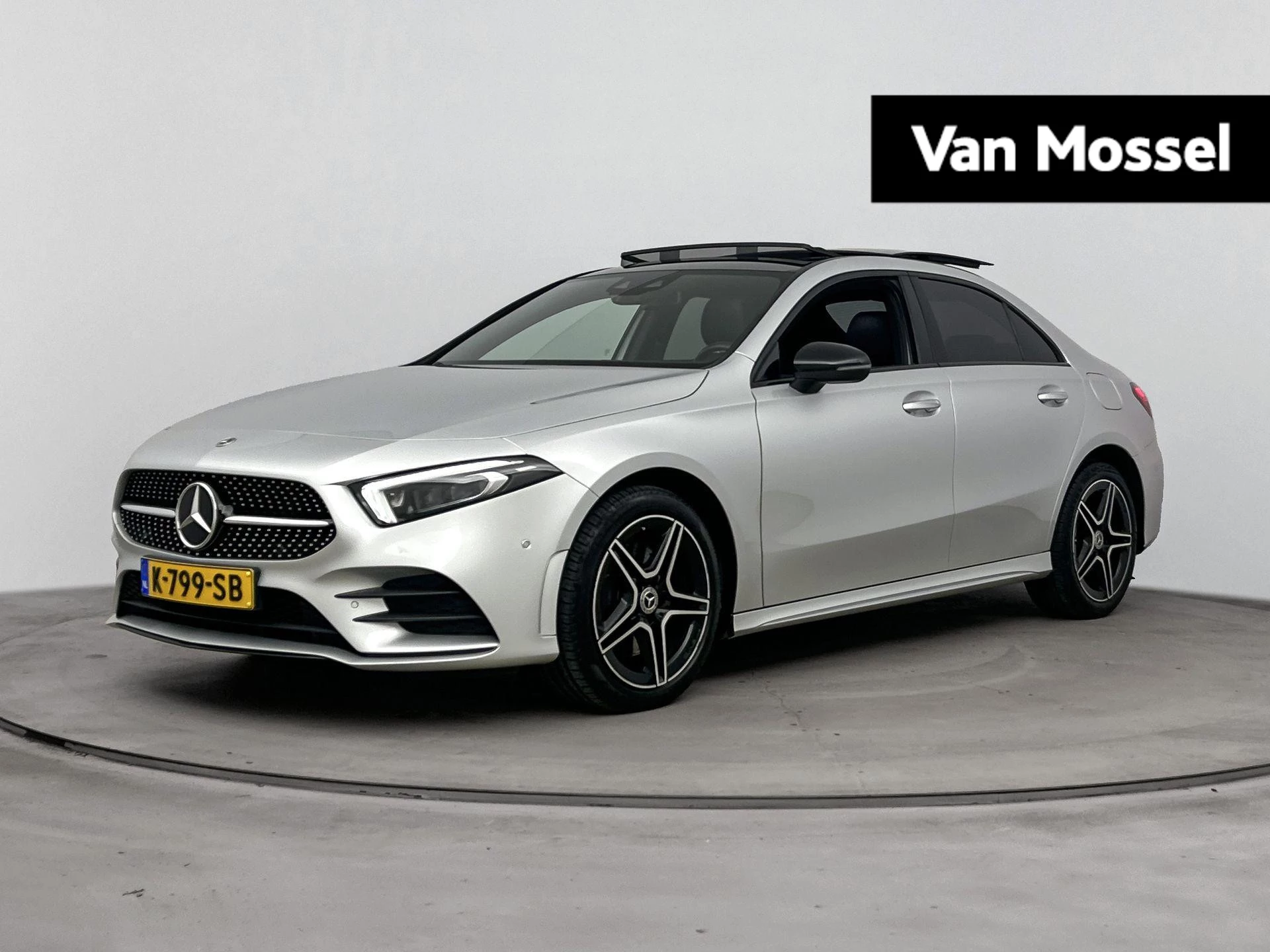 Mercedes-Benz-A-Klasse-image-0