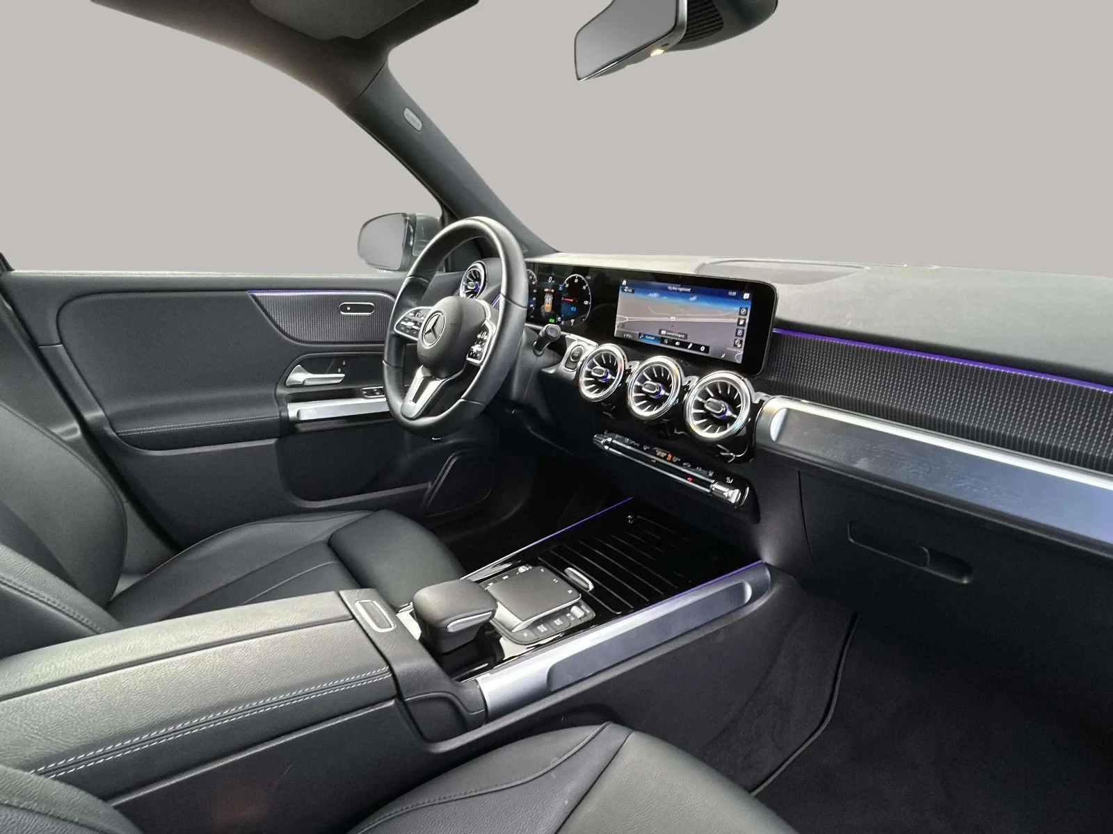 Mercedes-Benz-EQB-image-12