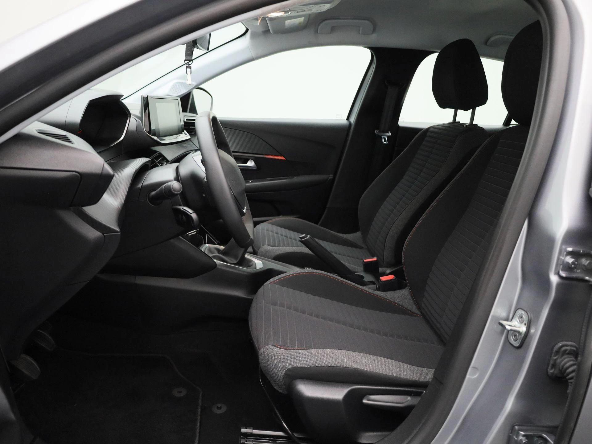 Peugeot-208-image-8