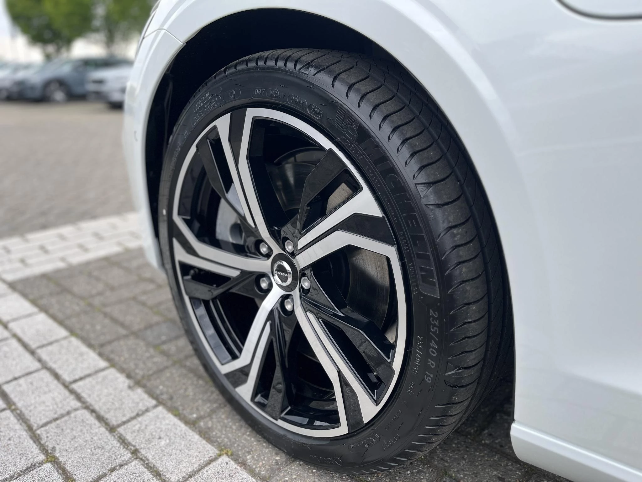 Volvo V60 T8 Plug-in hybrid AWD Ultra Dark