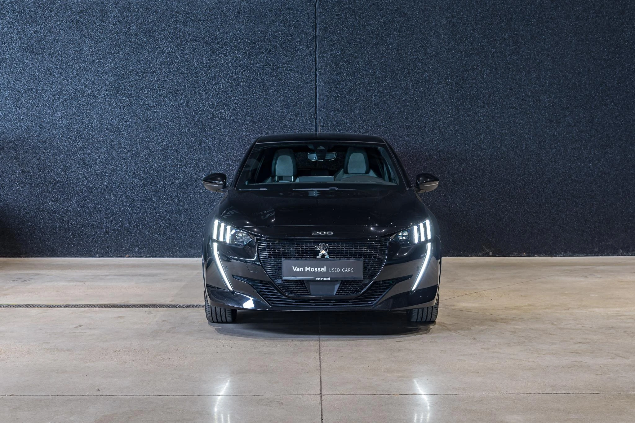 Peugeot-e-208-image-2