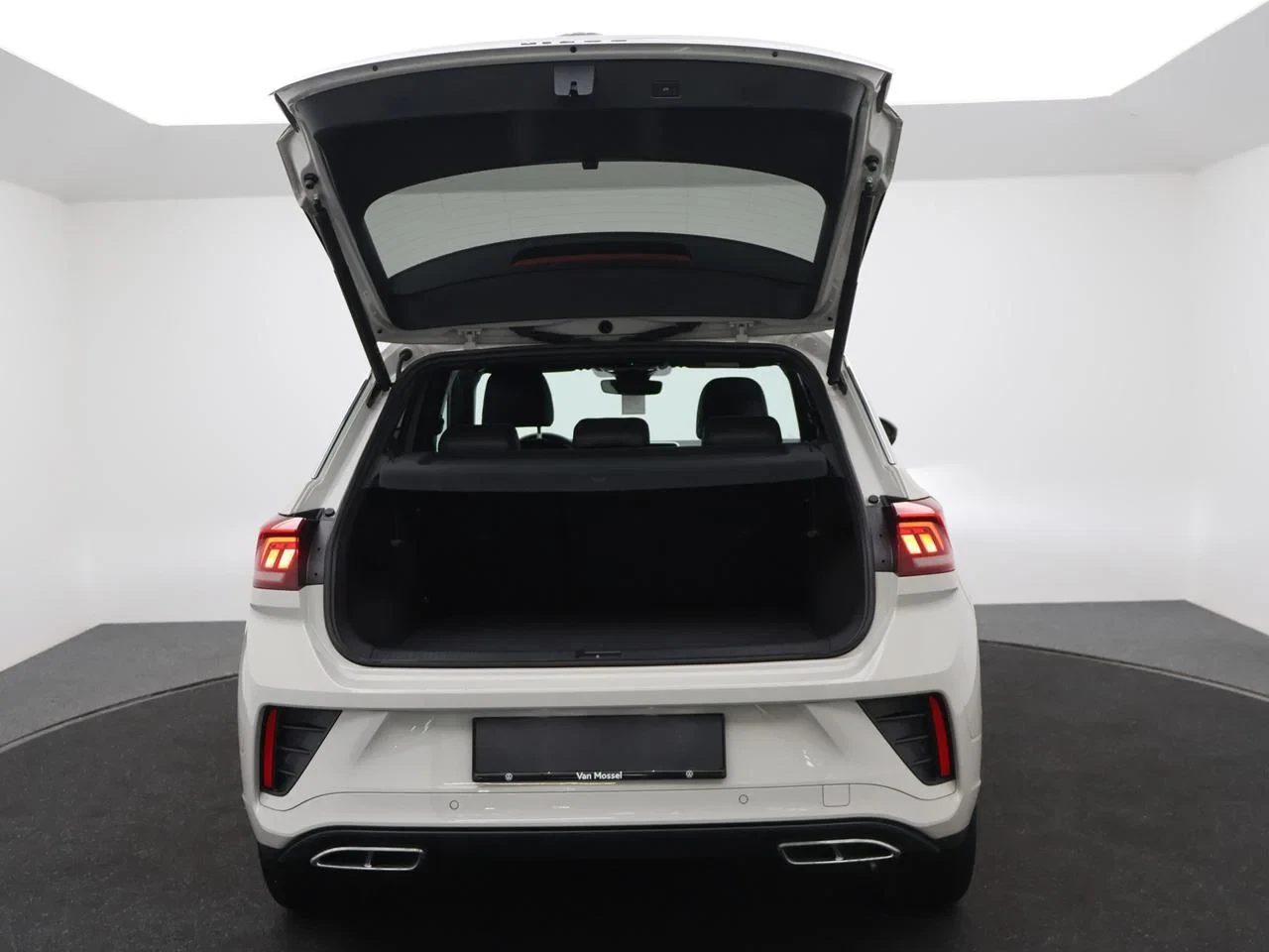 Volkswagen-T-Roc-image-26