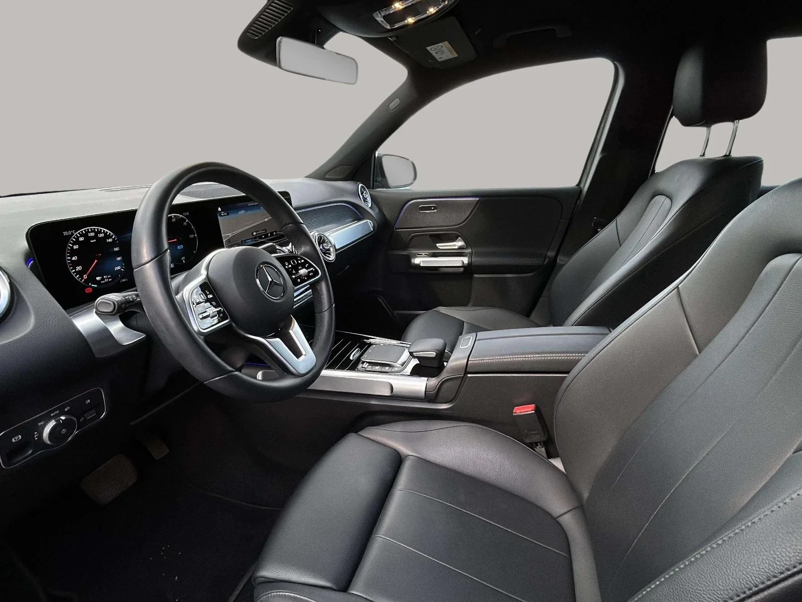 Mercedes-Benz-EQB-image-9